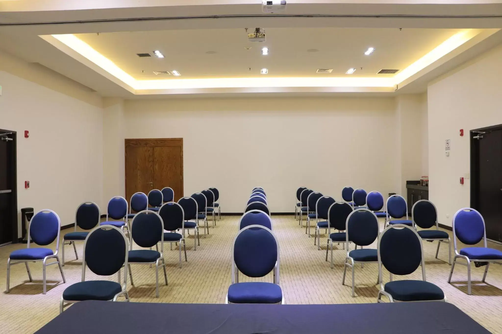 Meeting/conference room in Holiday Inn Express Guaymas, an IHG Hotel