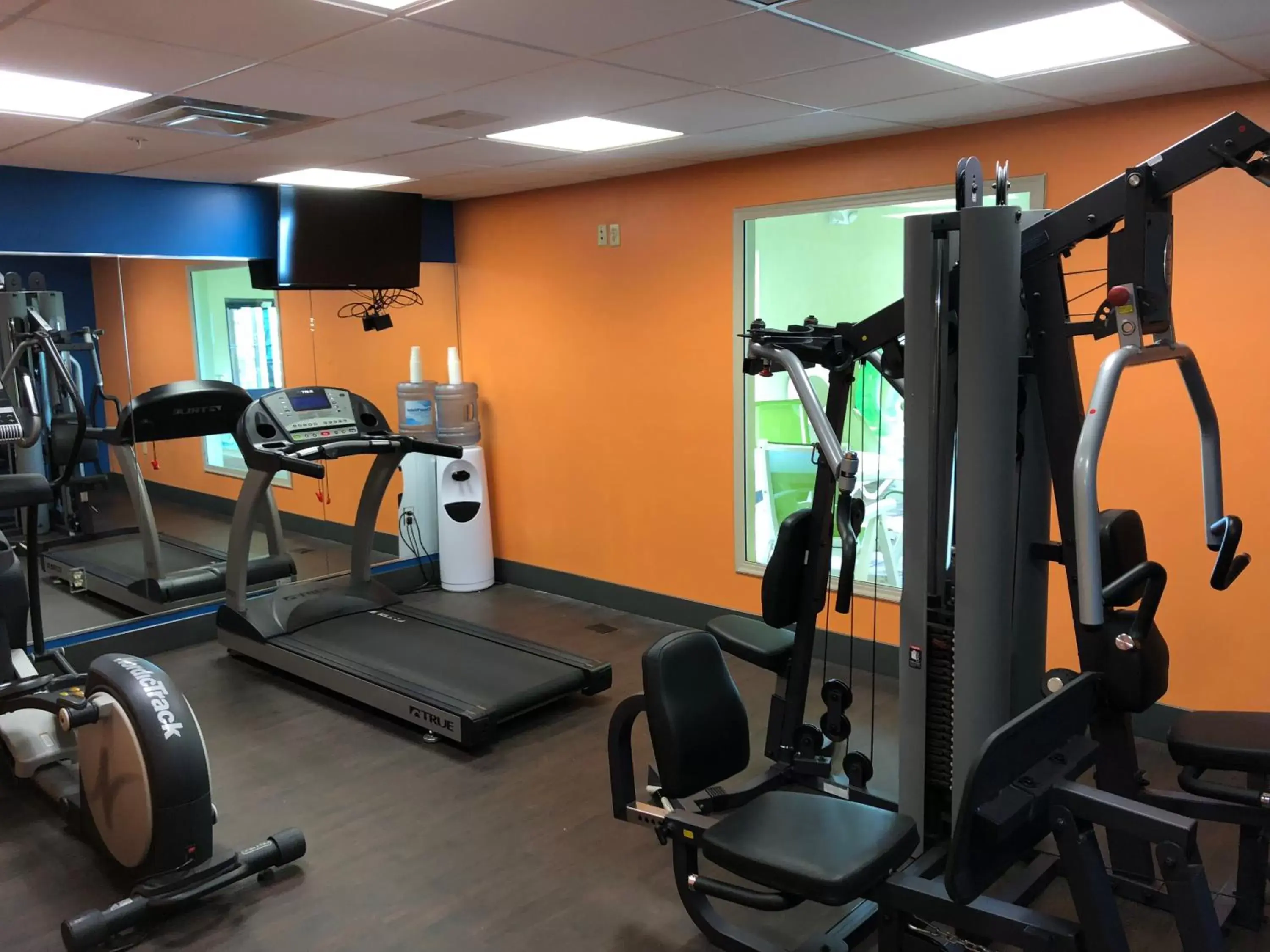 Fitness Center/Facilities in Countryview Inn & Suites