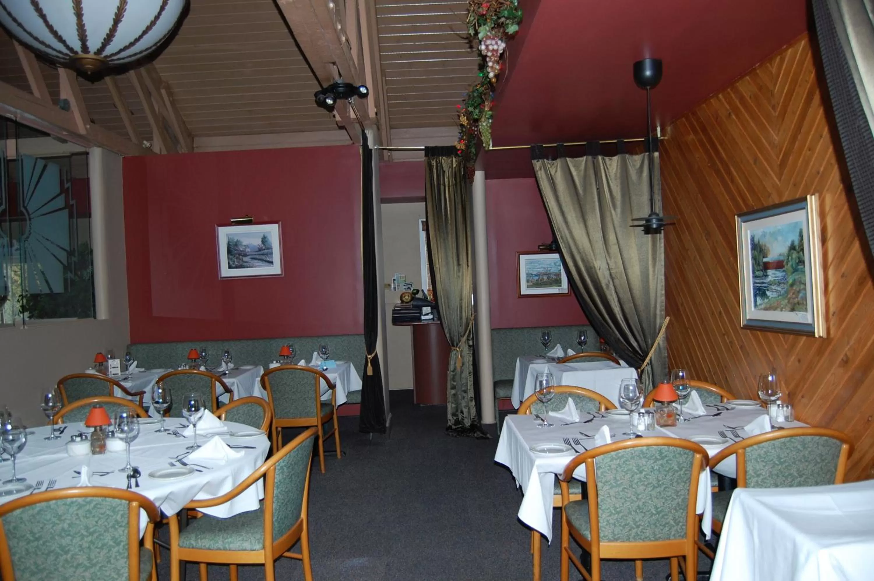 Restaurant/places to eat in Auberge Godard