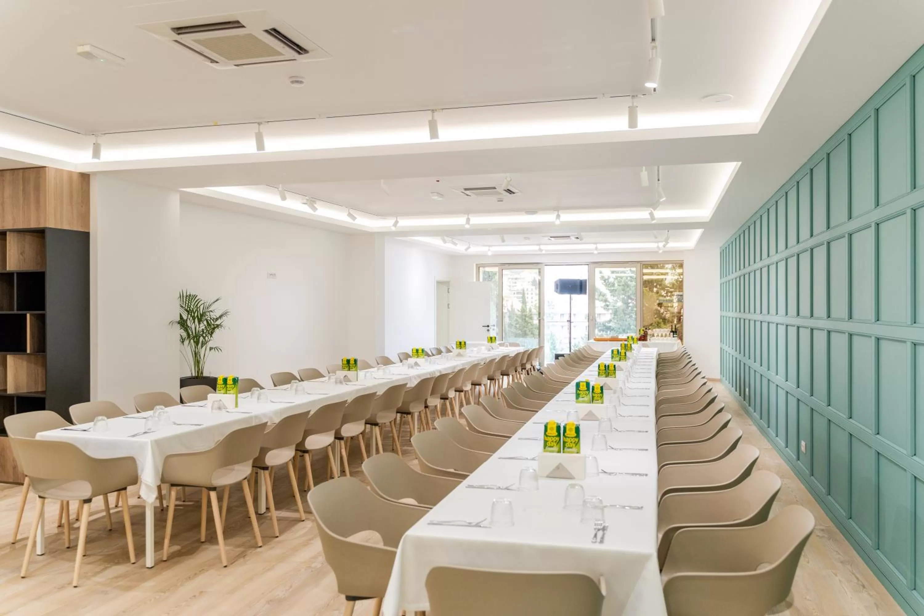 Restaurant/places to eat in Hotel Harmonia by Dukley