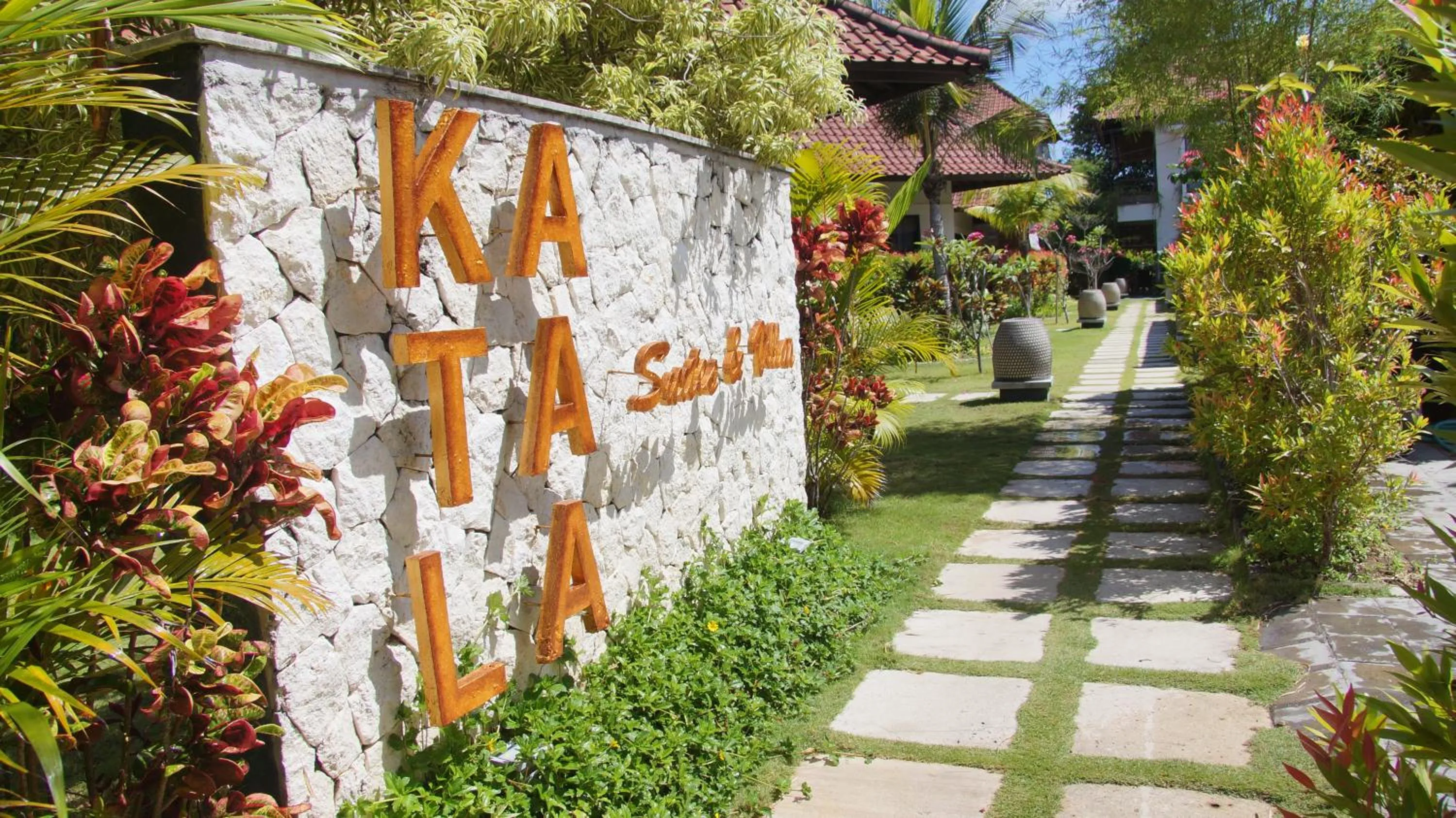 Garden in Katala Suites and Villas