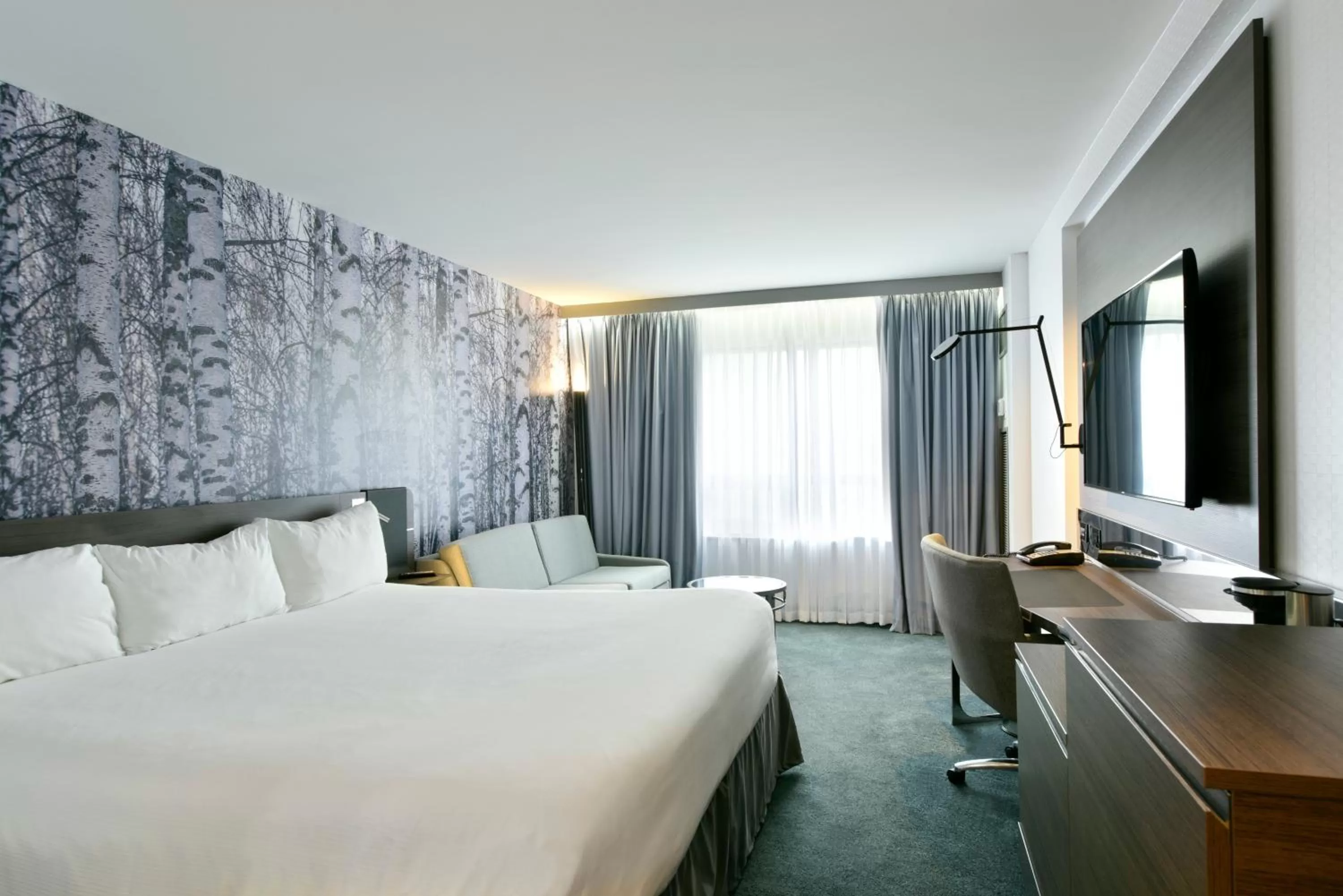 Bed in DoubleTree by Hilton Ottawa Downtown