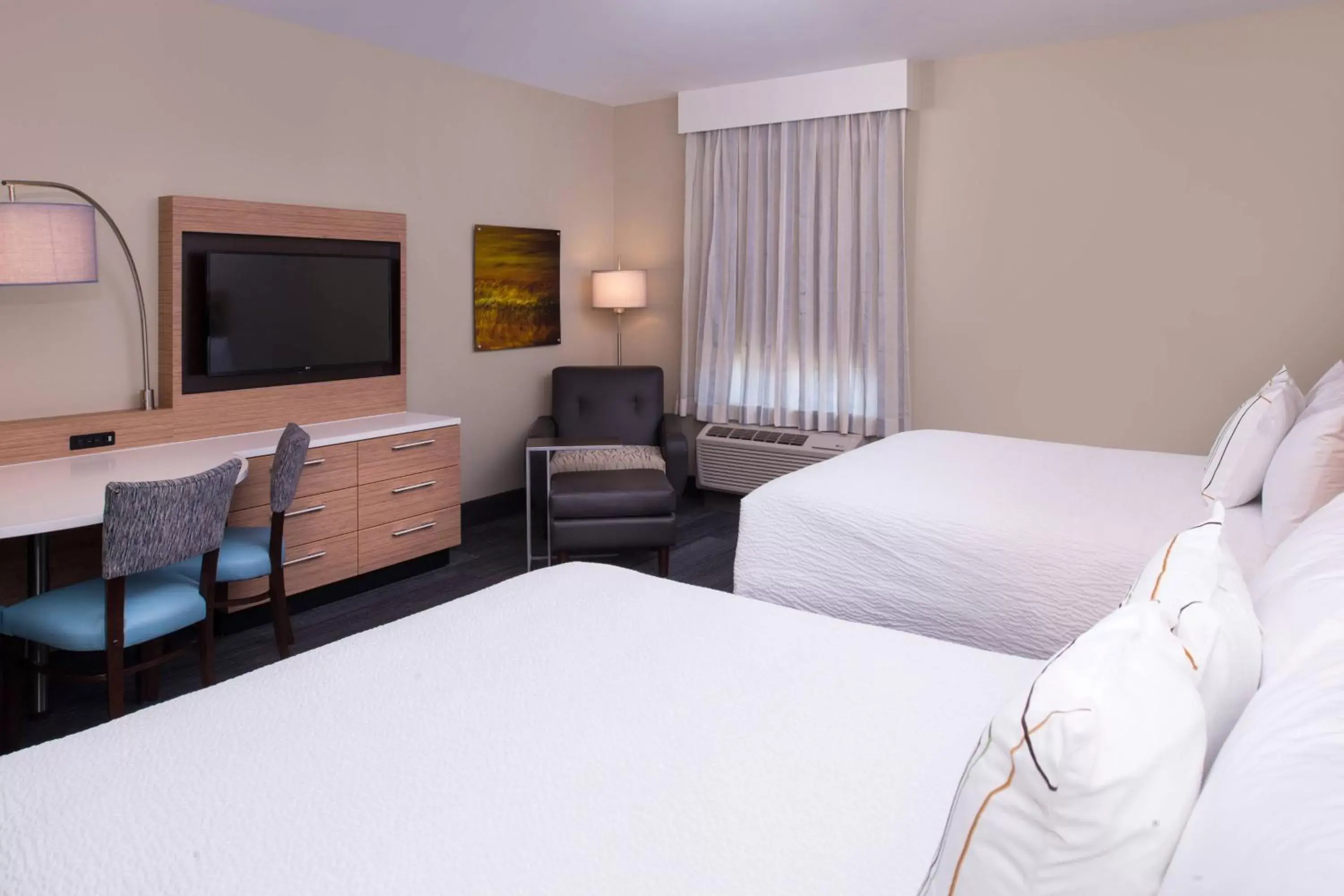 Photo of the whole room, Bed in TownePlace Suites by Marriott Saskatoon