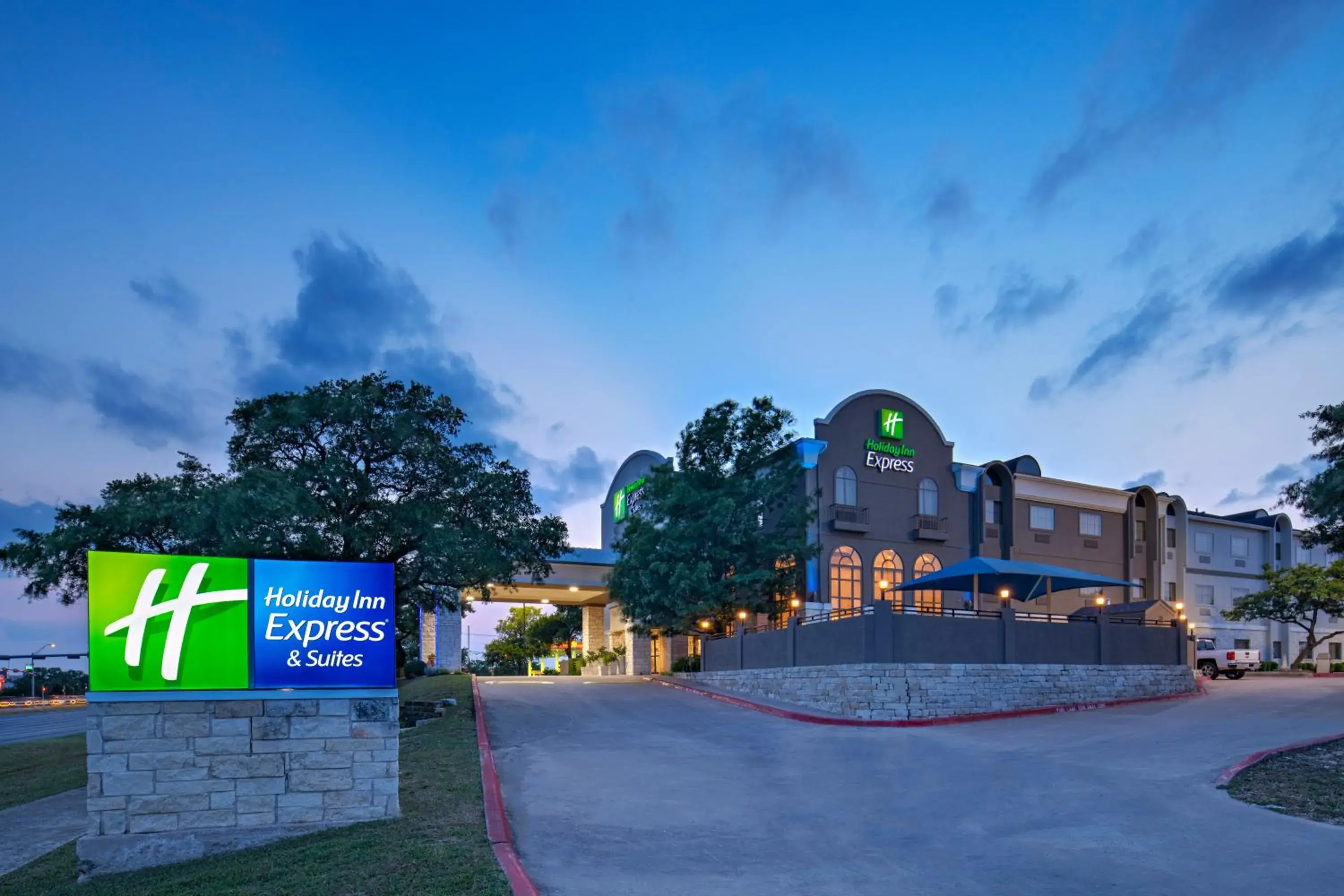 Property Building in Holiday Inn Express & Suites Cedar Park (Nw Austin), an IHG Hotel