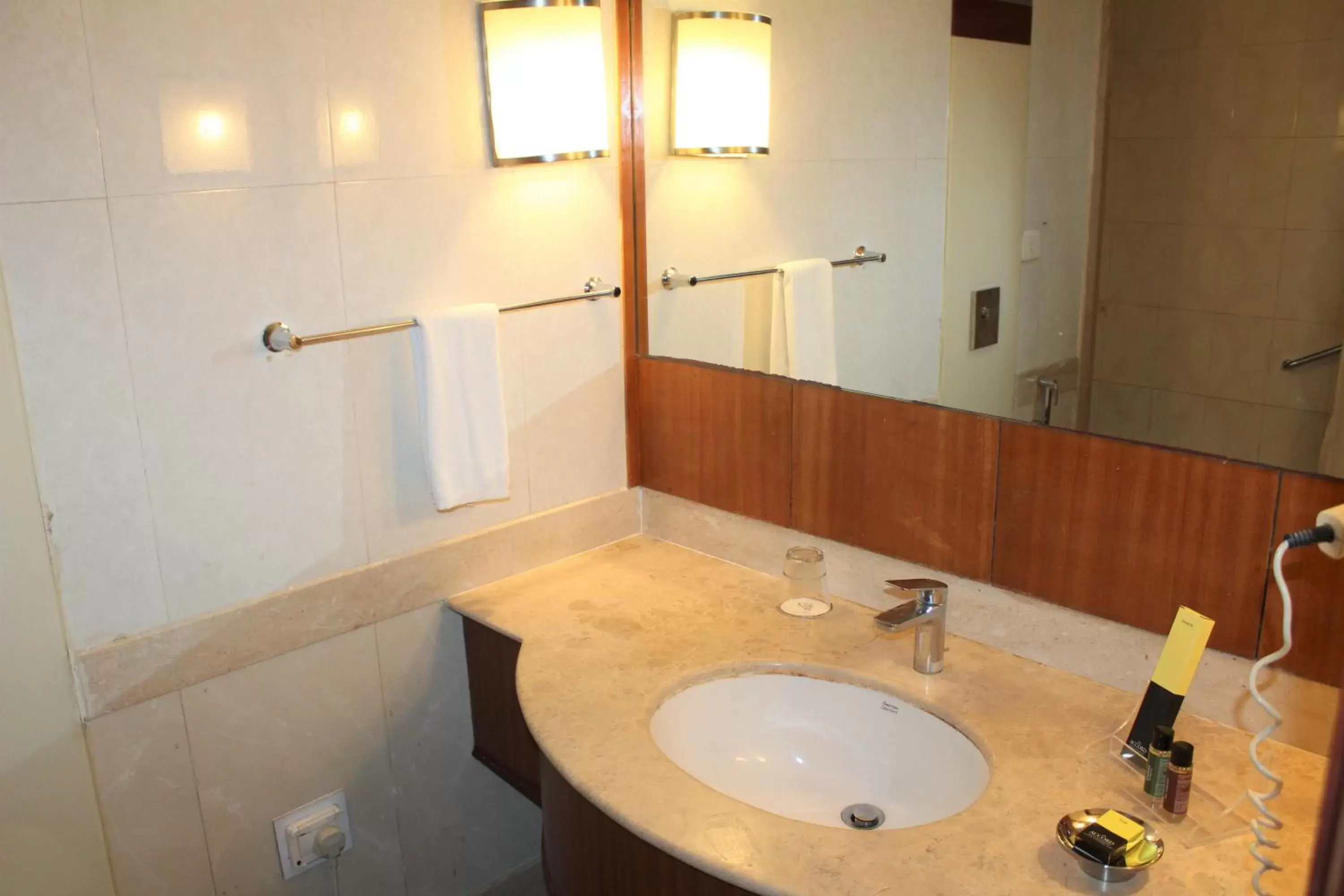 Accord Aristocracy Twin Room With 15% Off on Spa Services - single occupancy in The Accord Metropolitan Accord Aristocracy Twin Room With 15% Off on Spa Services - single occupancy in The Accord Metropolitan