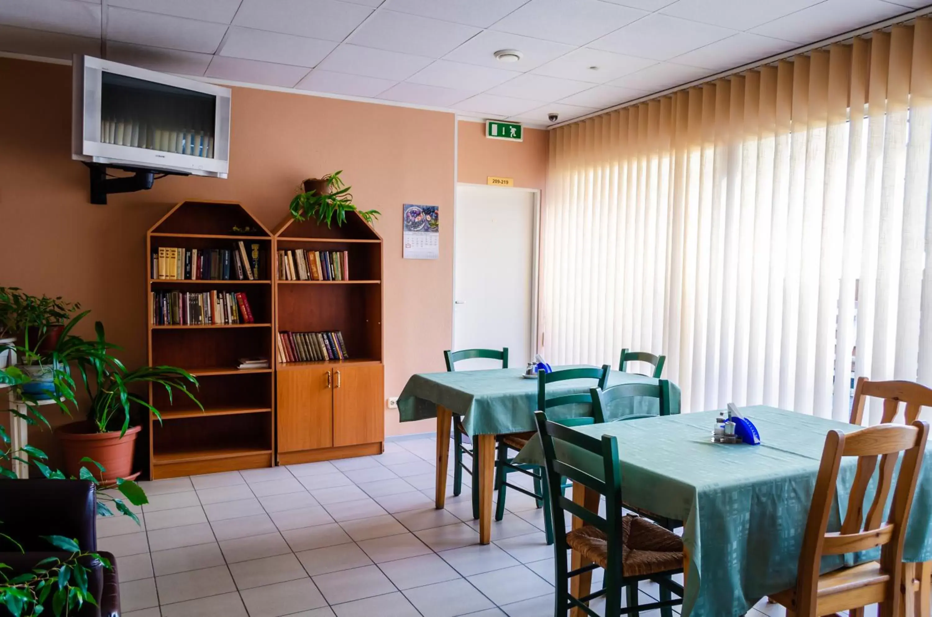 Restaurant/places to eat in Lilleküla Hotel