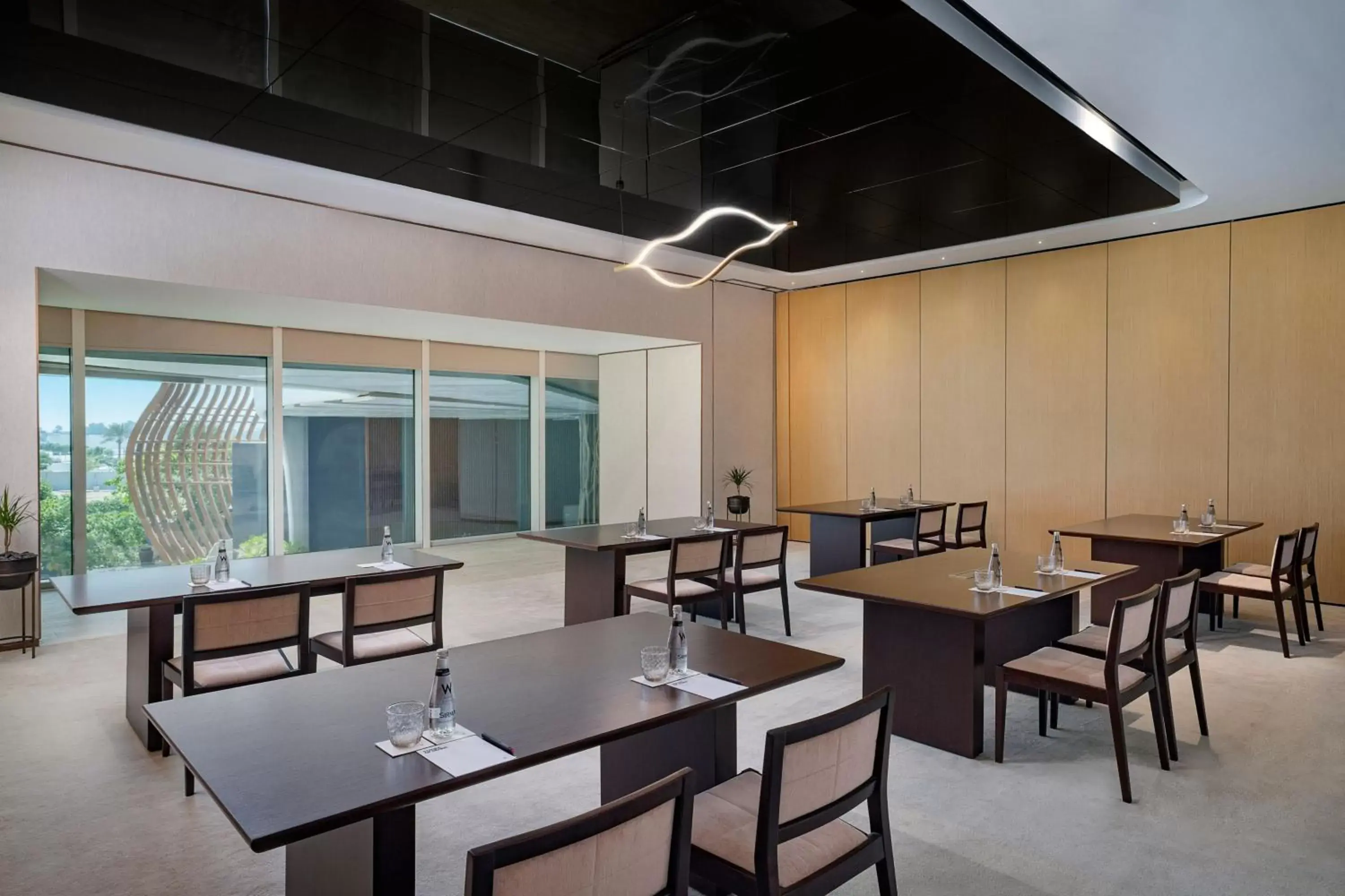 Meeting/conference room, Restaurant/Places to Eat in W Dubai - Mina Seyahi, Adults Only