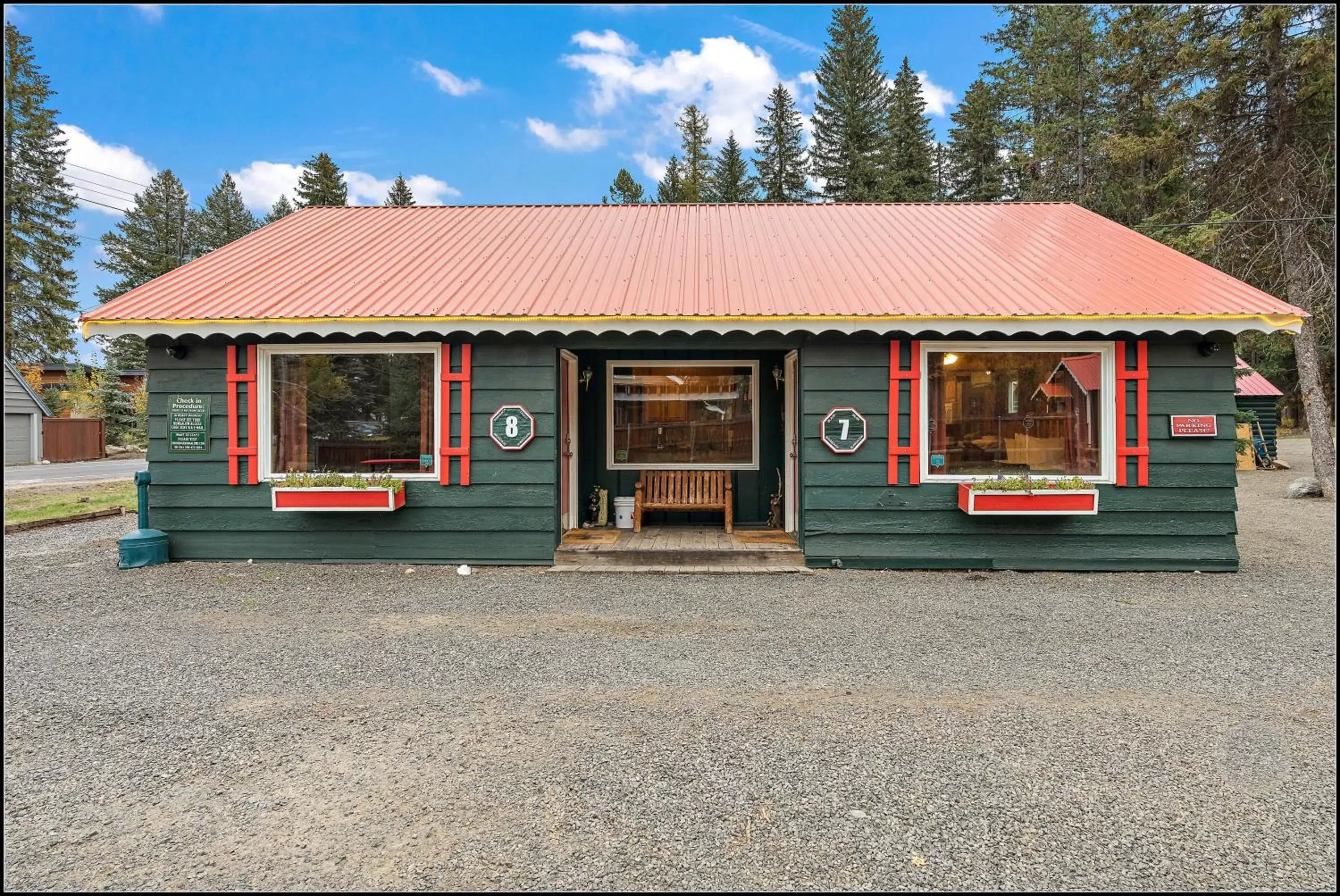 Property building in Brundage Bungalows