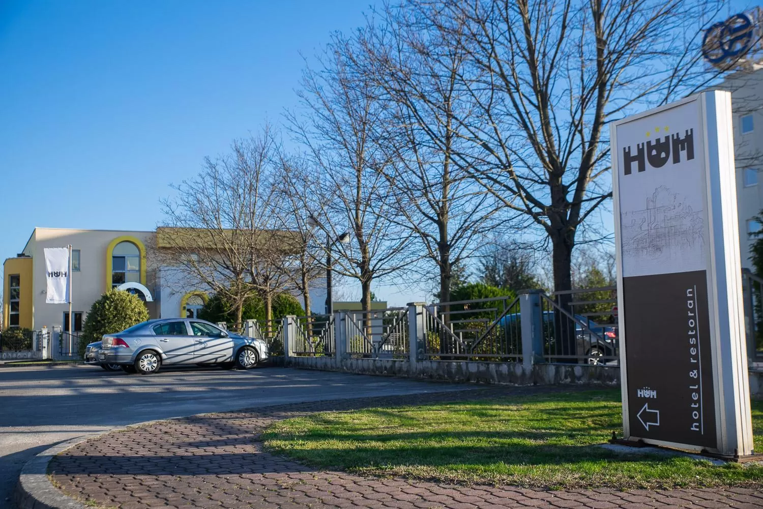 Property building in Hotel Hum