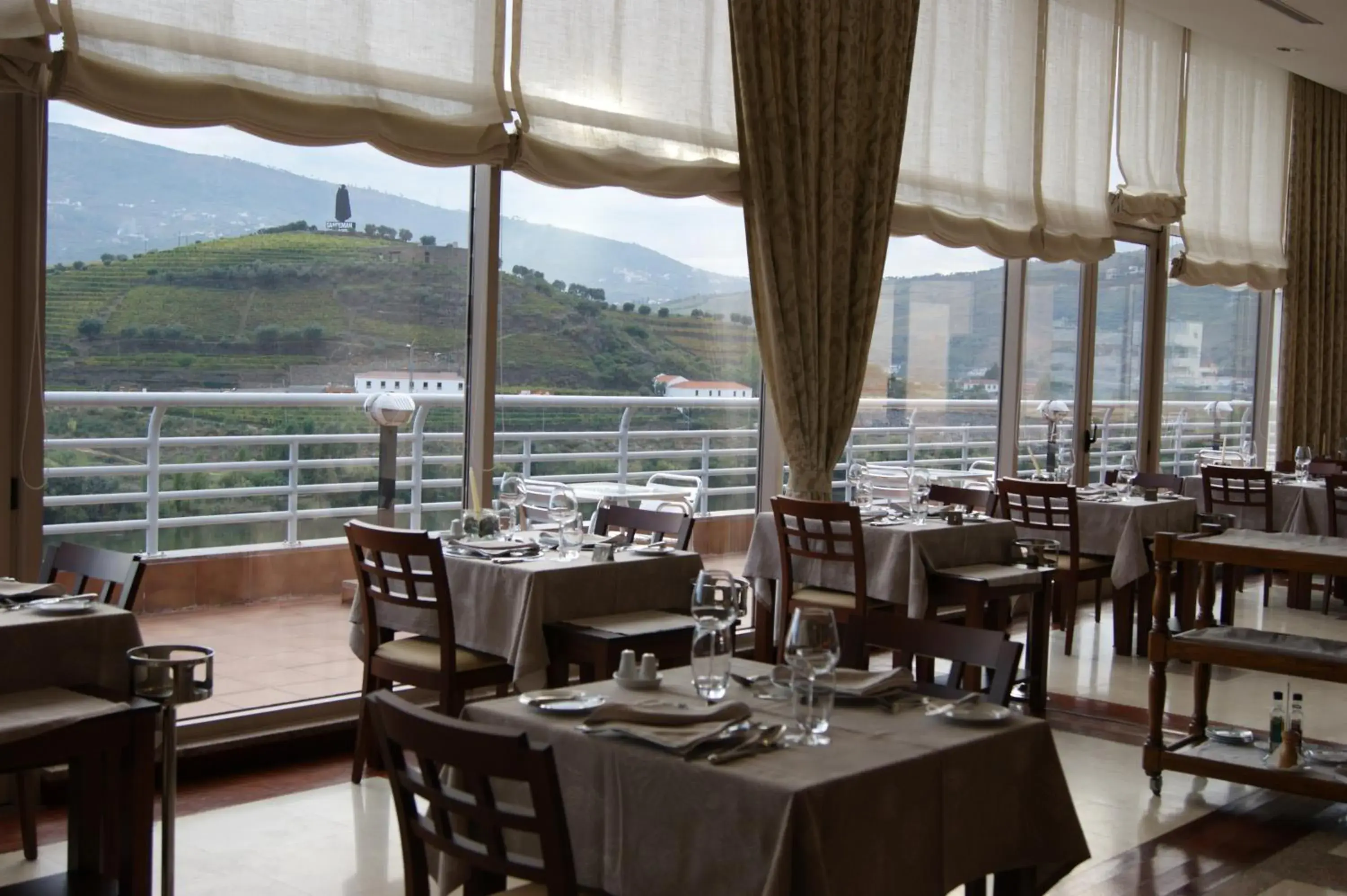 Restaurant/places to eat in Hotel Regua Douro Restaurant/places to eat in Hotel Regua Douro