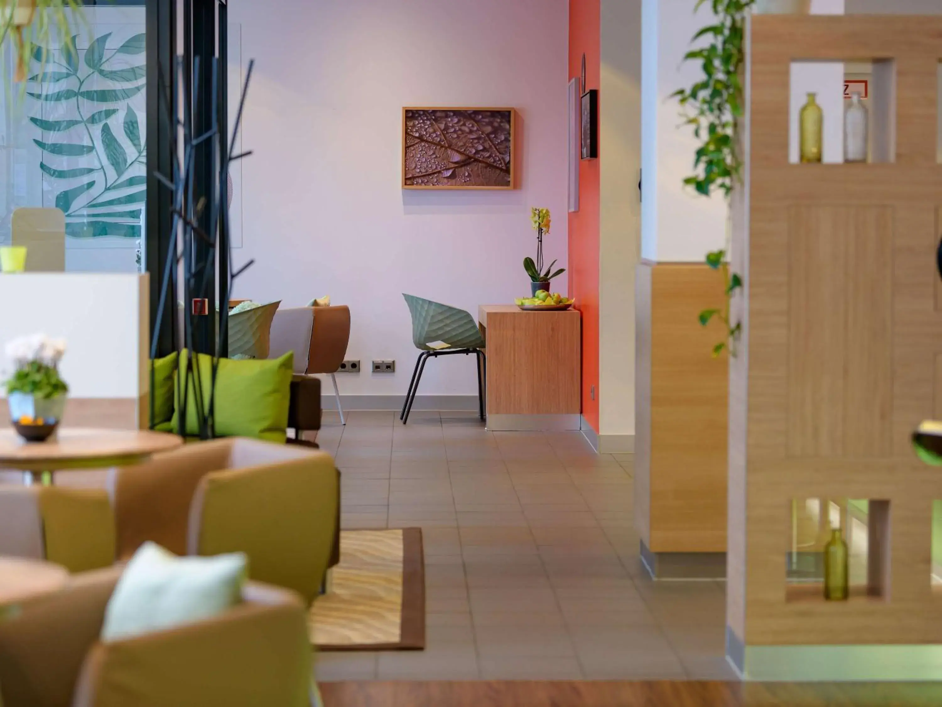 Restaurant/places to eat, Lobby/Reception in ibis Heilbronn City