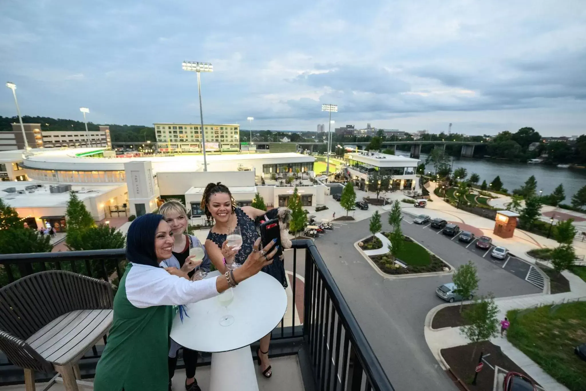 Lounge or bar in Crowne Plaza - North Augusta, an IHG Hotel