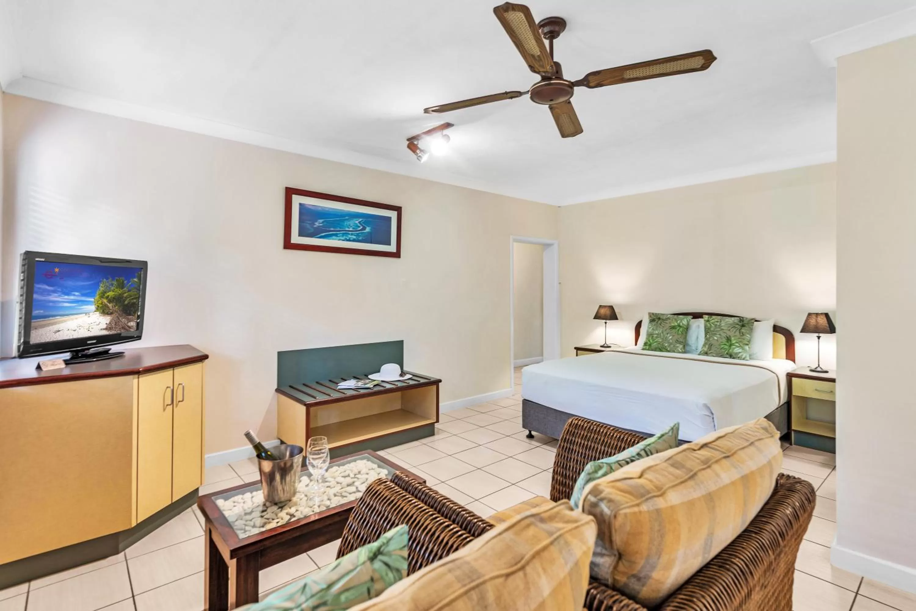 Bedroom, Bed in Bay Village Tropical Retreat & Apartments