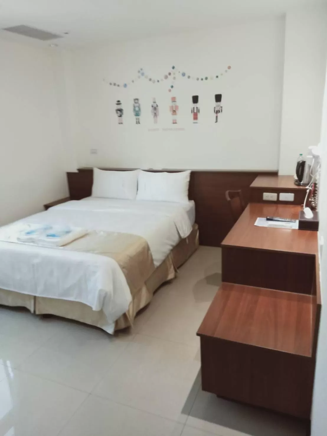 Photo of the whole room, Bed in Frank B&B