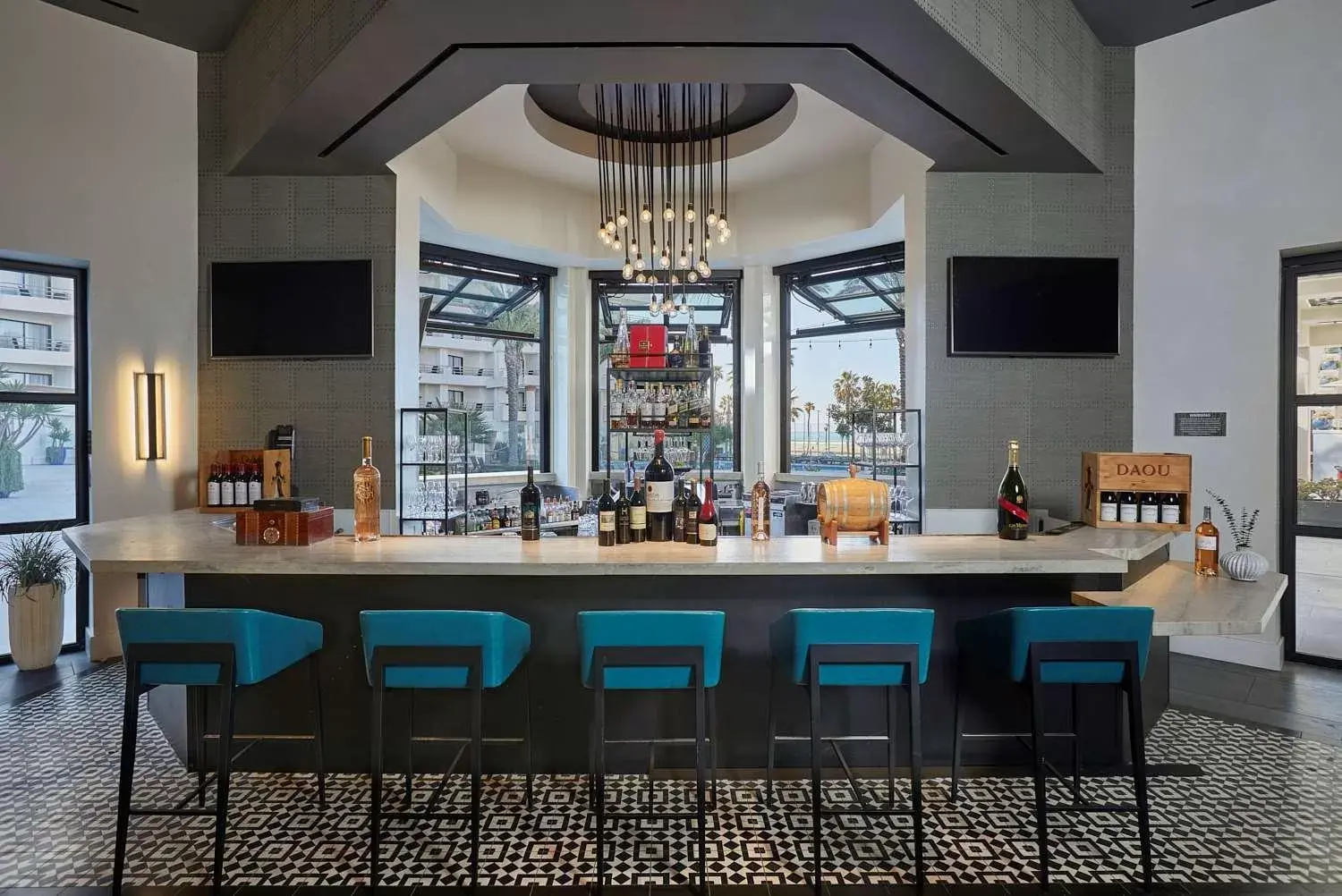 Restaurant/places to eat in The Waterfront Beach Resort, A Hilton Hotel Restaurant/places to eat in The Waterfront Beach Resort, A Hilton Hotel