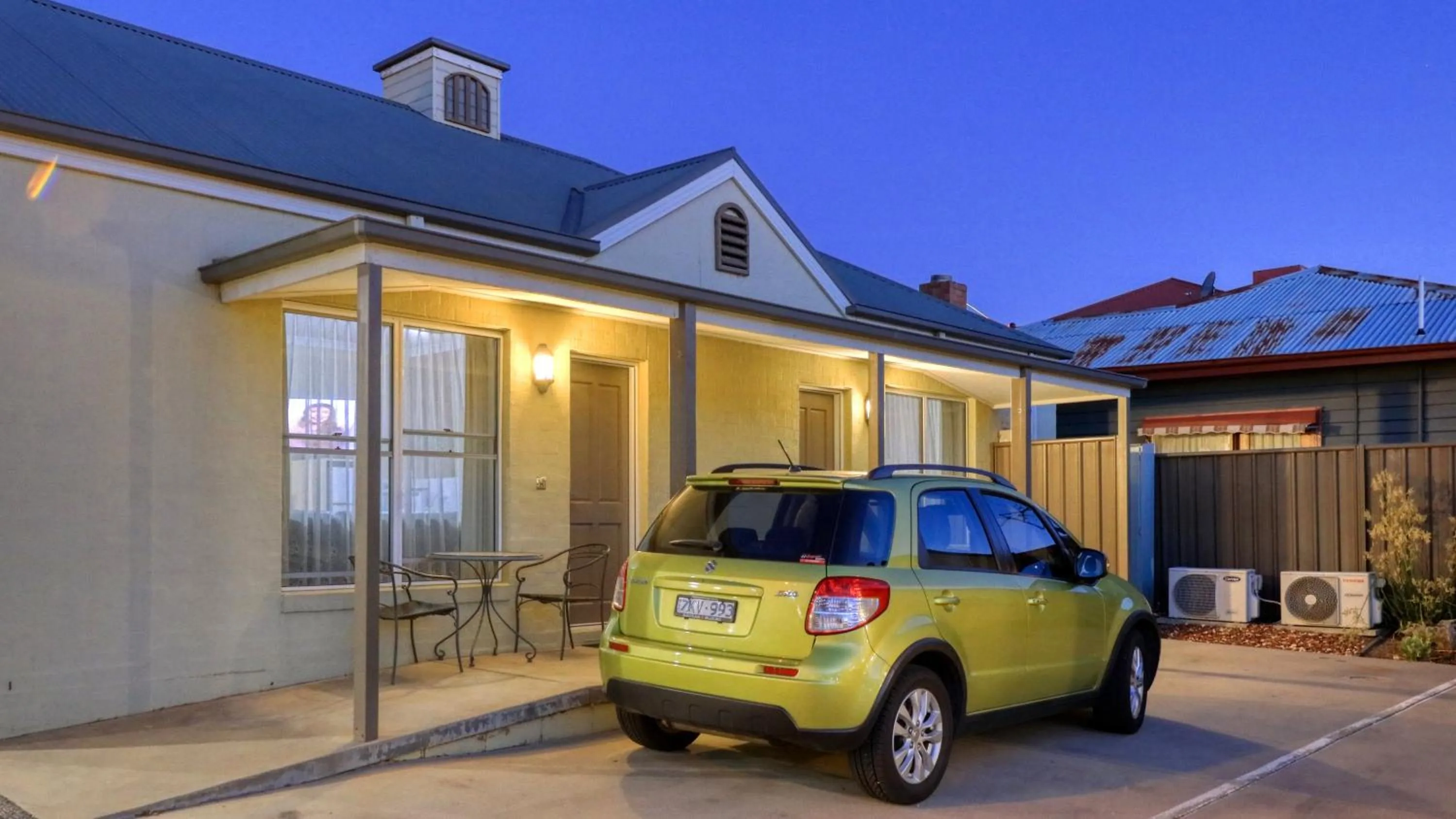 Property building in Bridges on Meninya Motel & Apartments