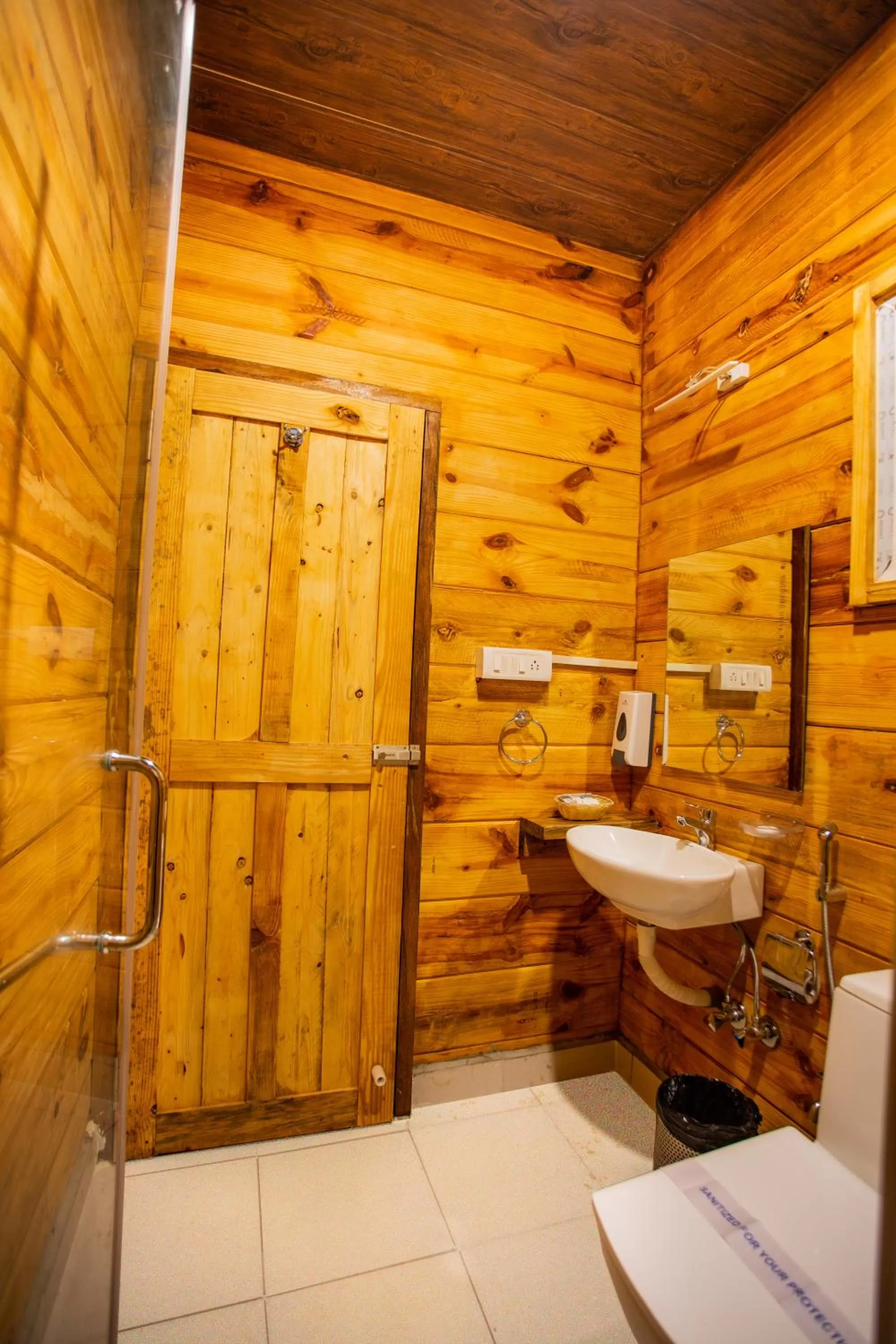 Bathroom in Mariners Bay Beach Resort