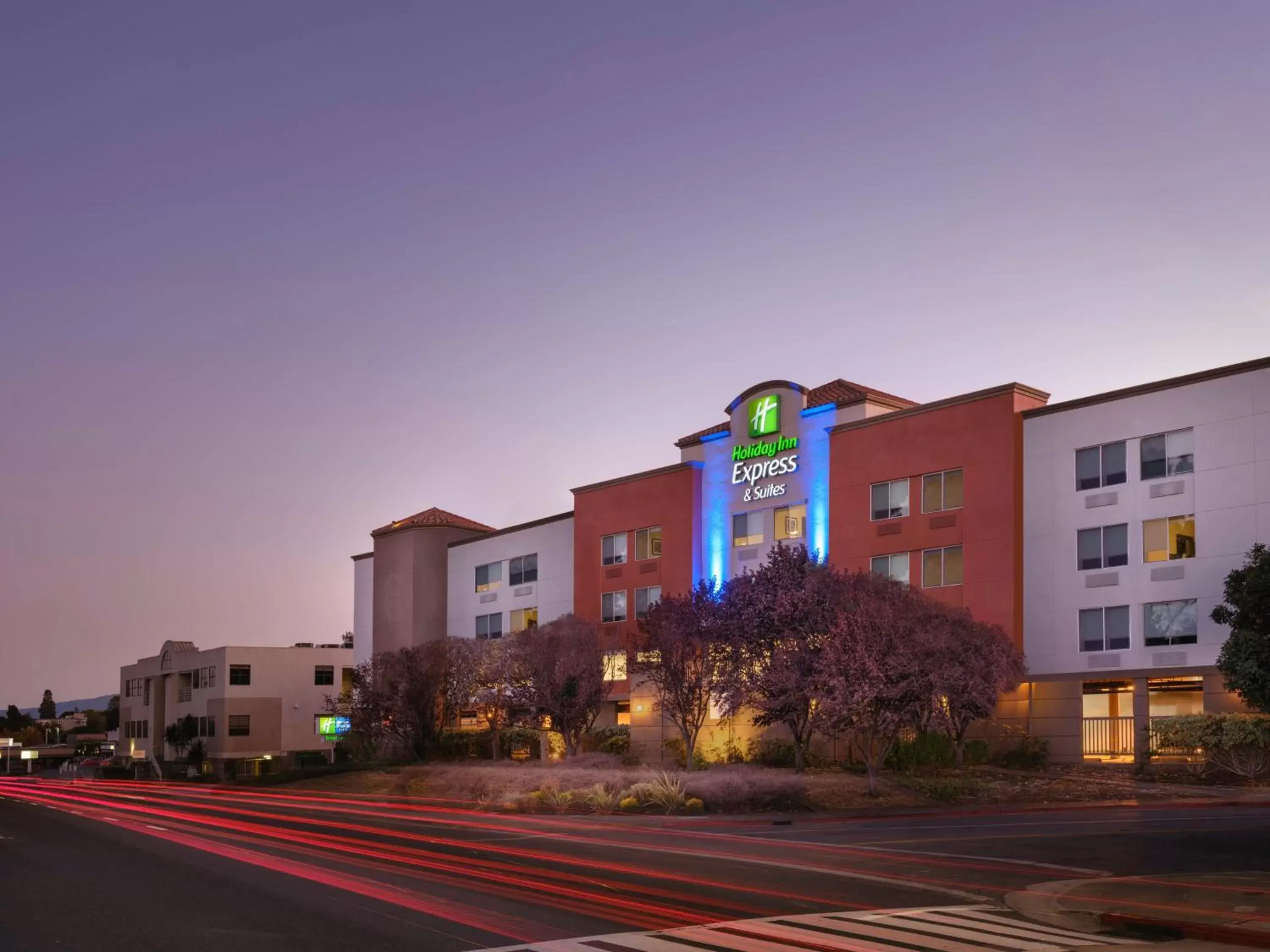 Property building in Holiday Inn Express Hotel & Suites Belmont, an IHG Hotel
