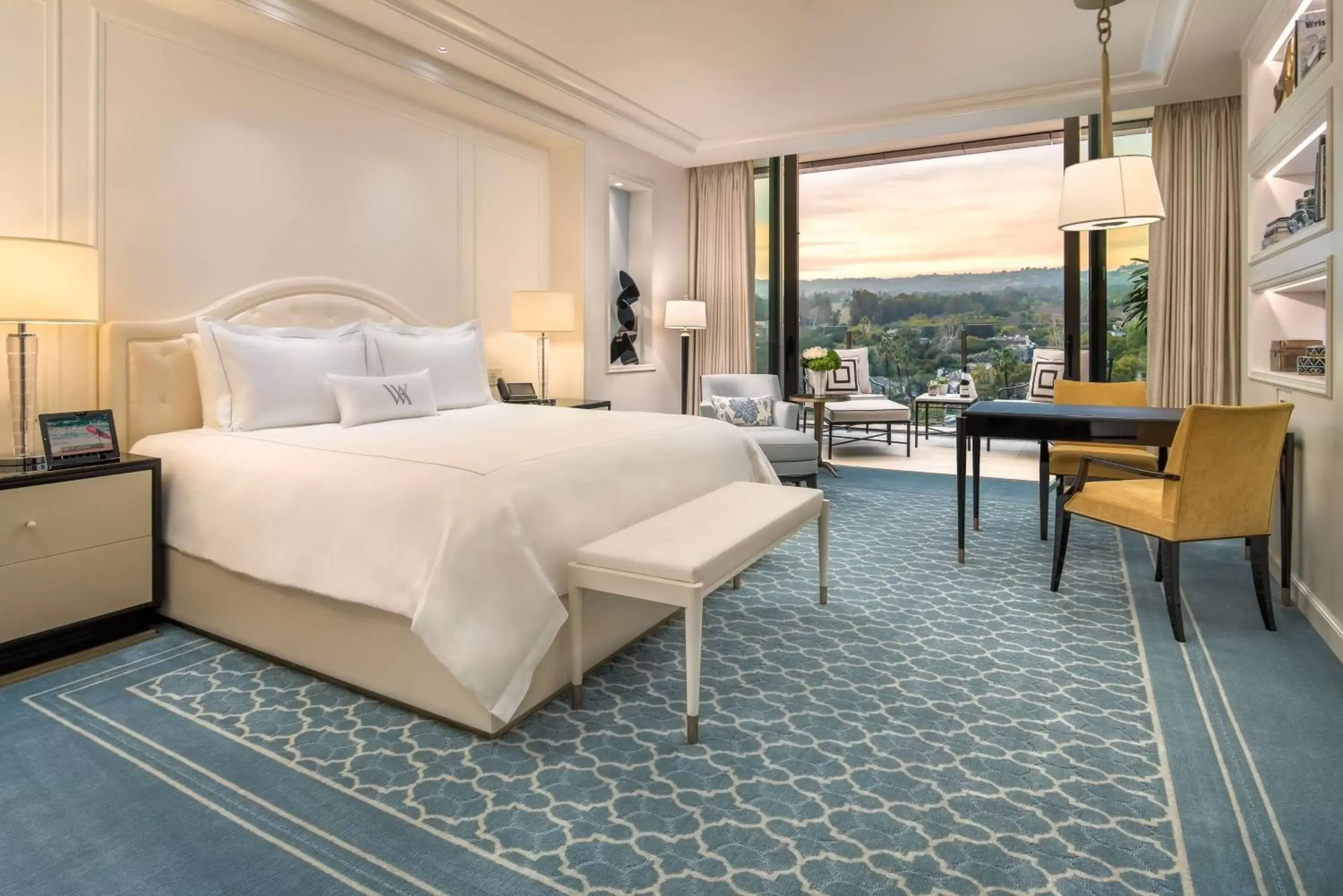 Bed in Waldorf Astoria Beverly Hills