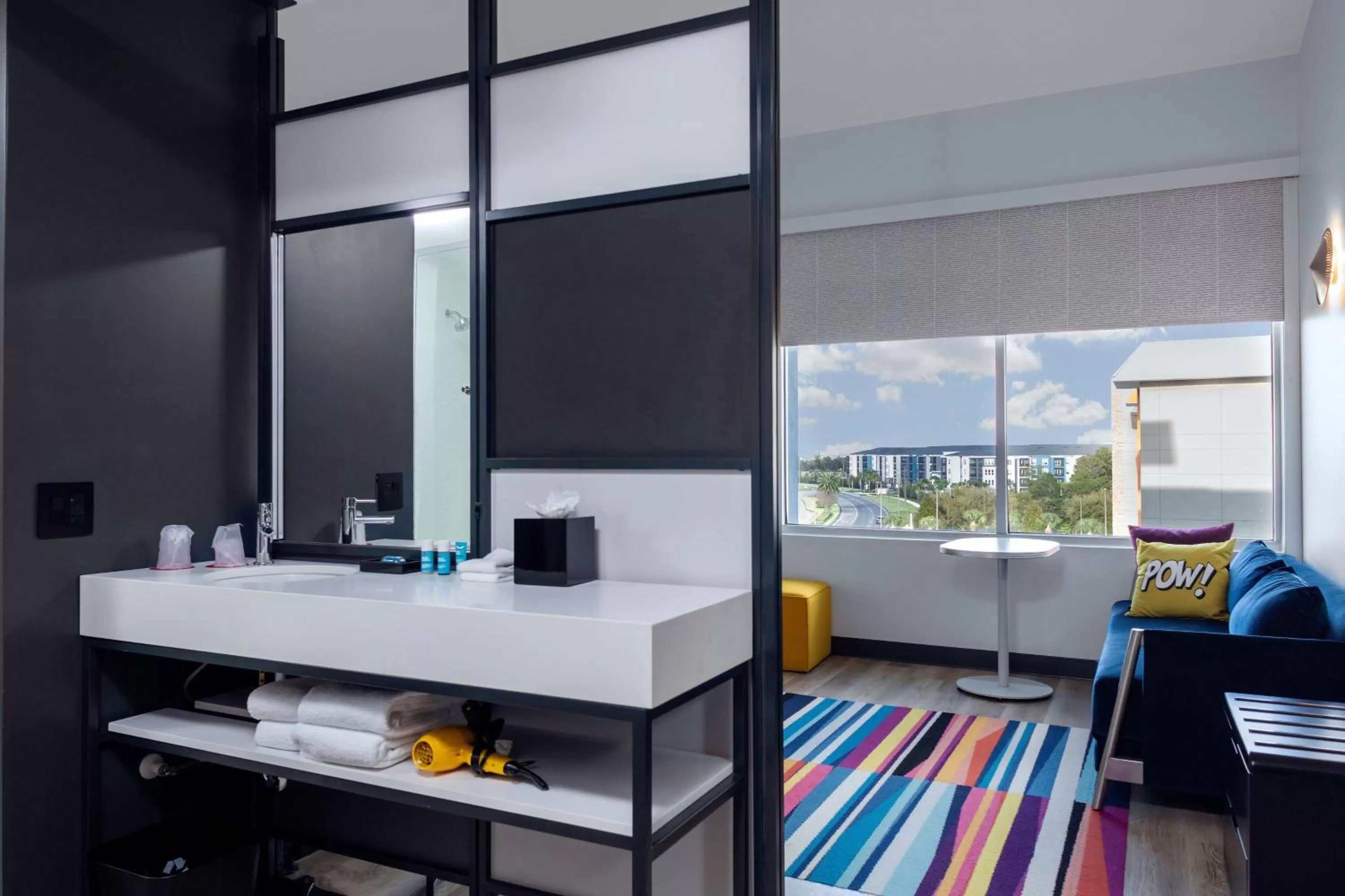 Bathroom, Bed in Aloft Orlando Lake Buena Vista