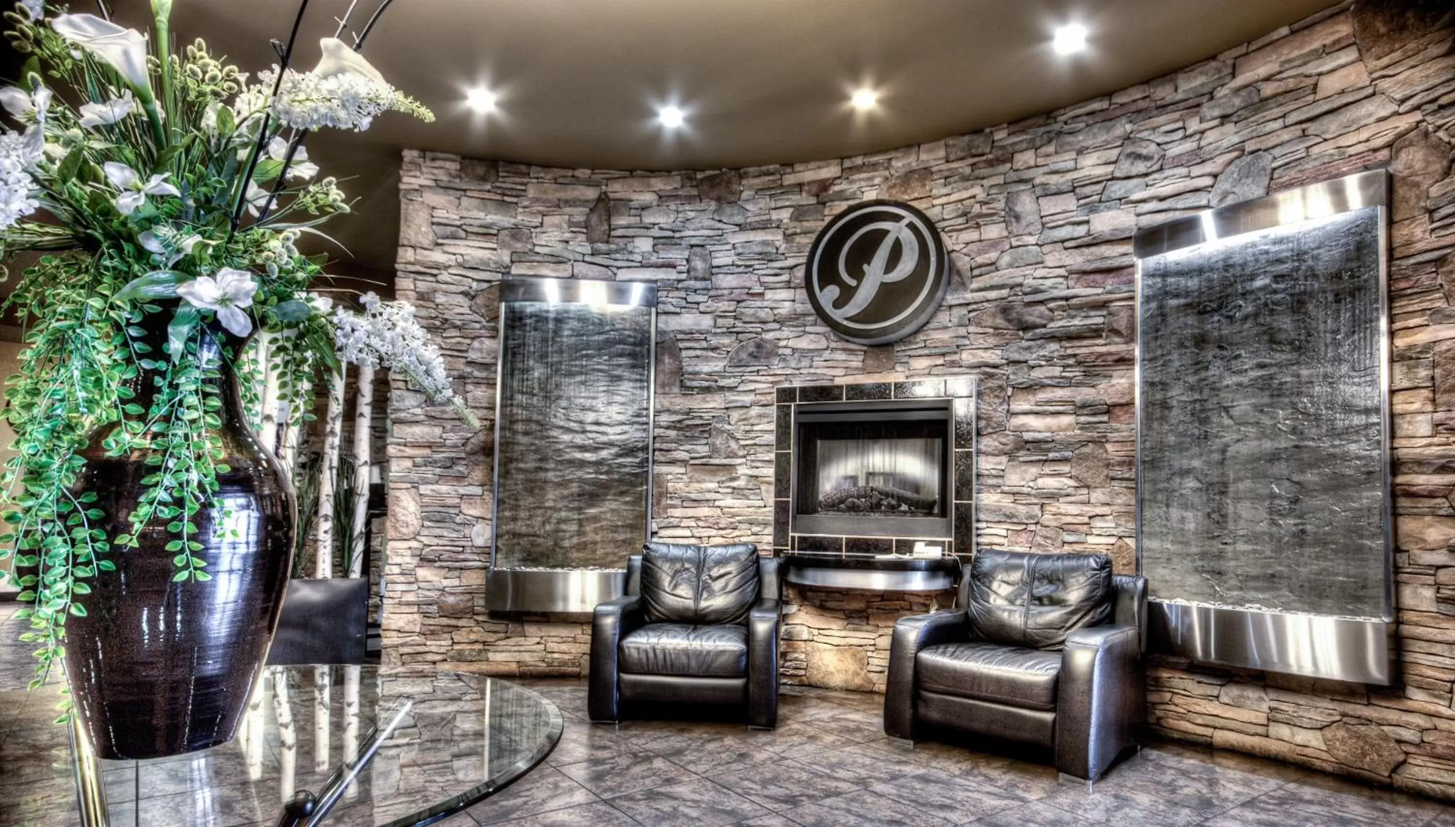 Spa and wellness centre/facilities, Lobby/Reception in Podollan Inn & Spa - Grande Prairie