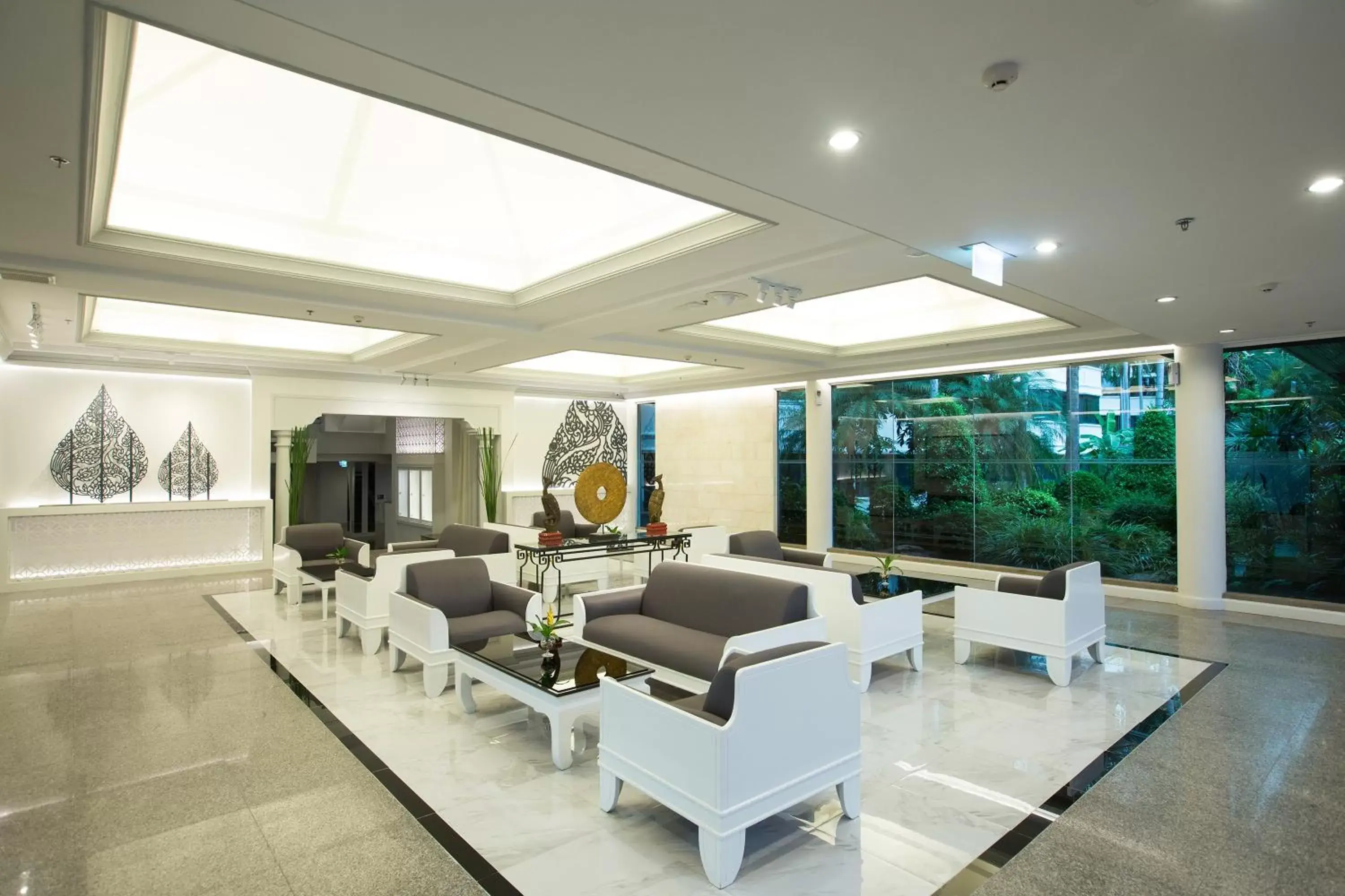 Living room, Lobby/Reception in The Imperial Hotel & Convention Centre Phitsanulok