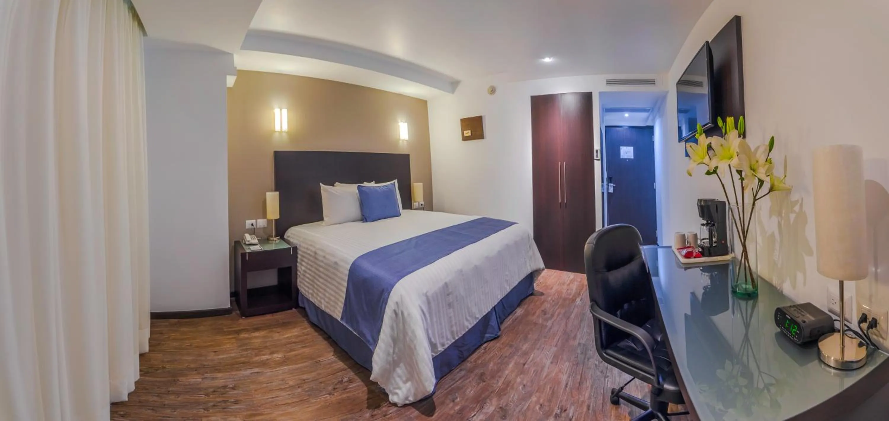 Bedroom, Bed in Hotel Zenith