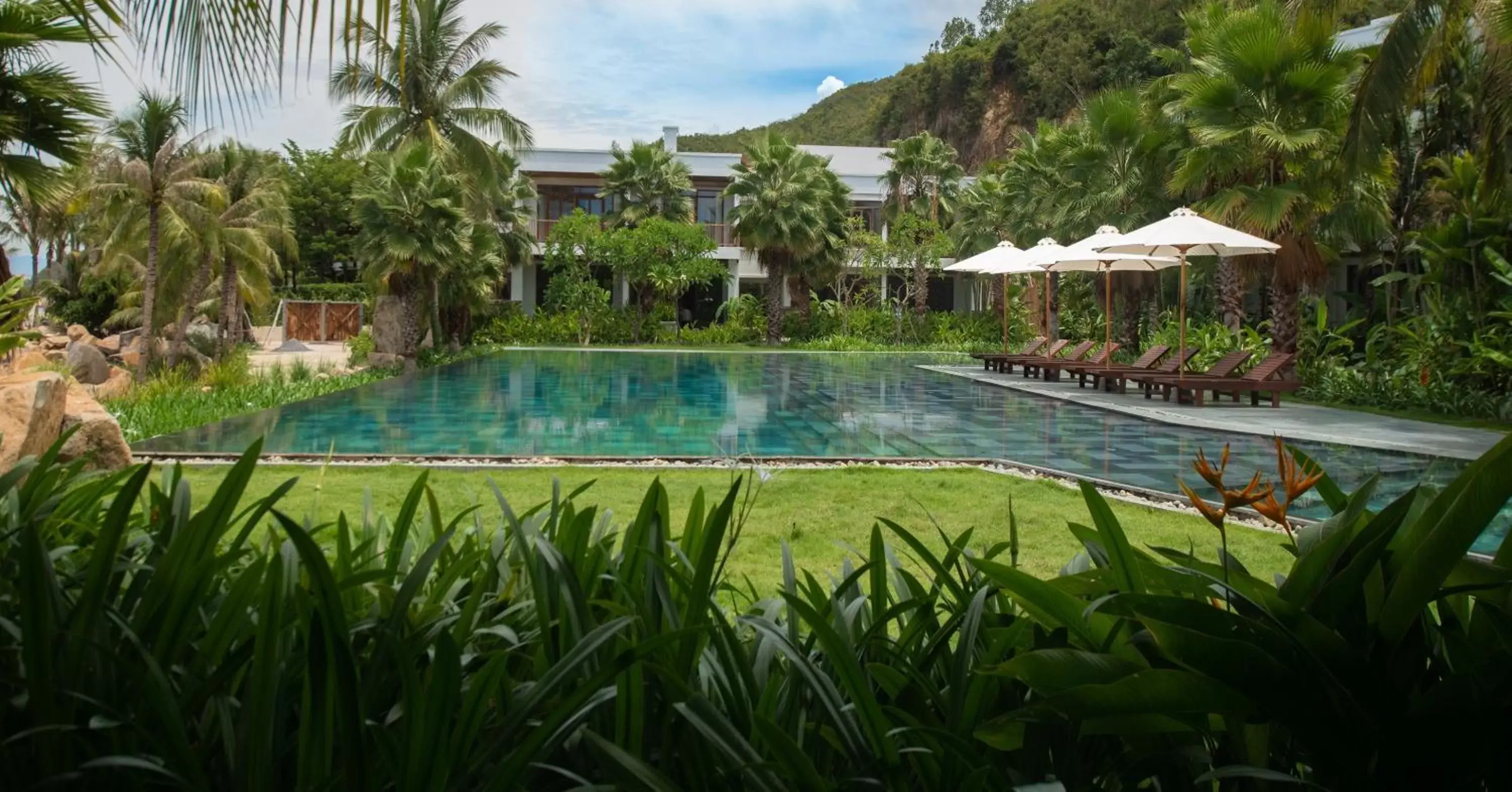 Swimming pool in Alibu Resort Nha Trang Swimming pool in Alibu Resort Nha Trang