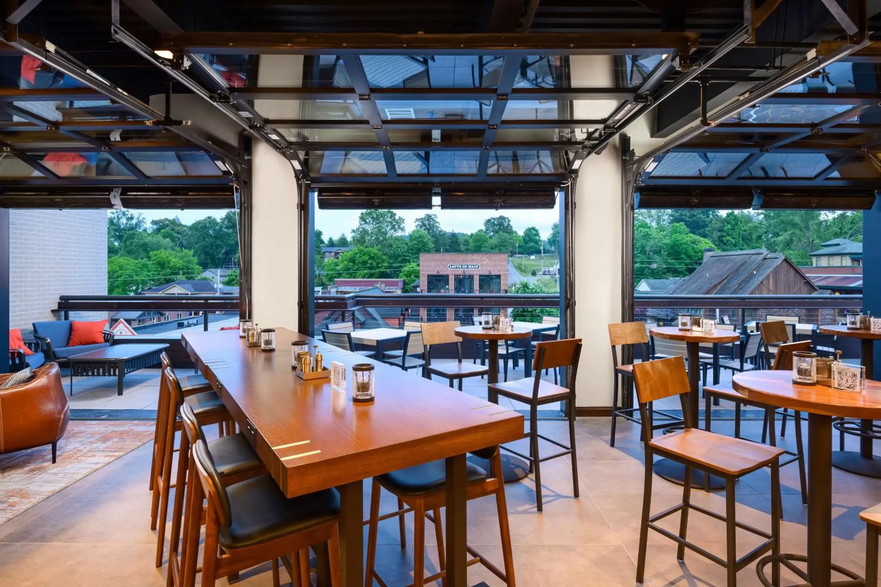 Lounge or bar, Restaurant/Places to Eat in Hampton Inn Blue Ridge, GA