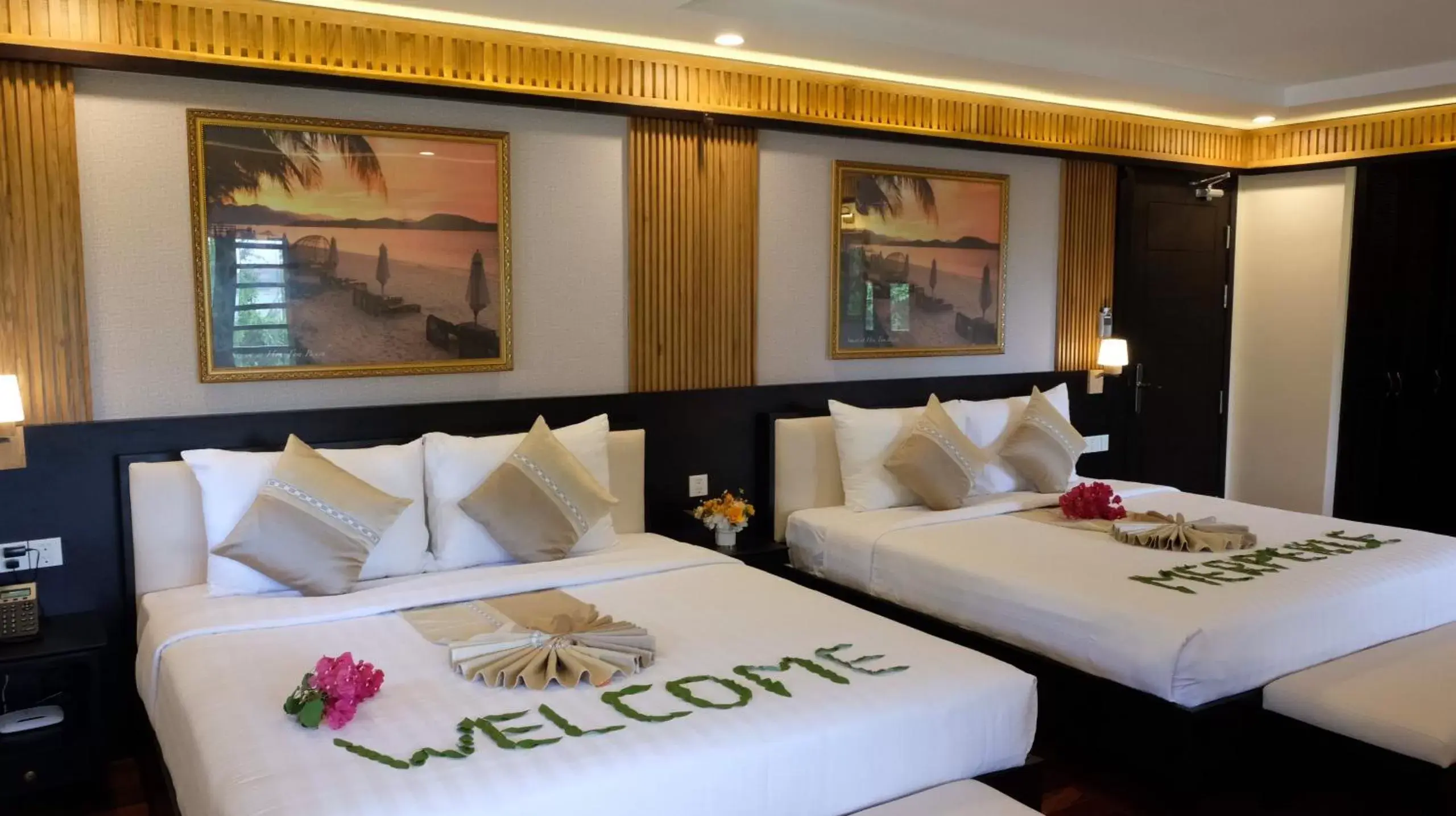 Bedroom, Bed in Hon Tam Resort