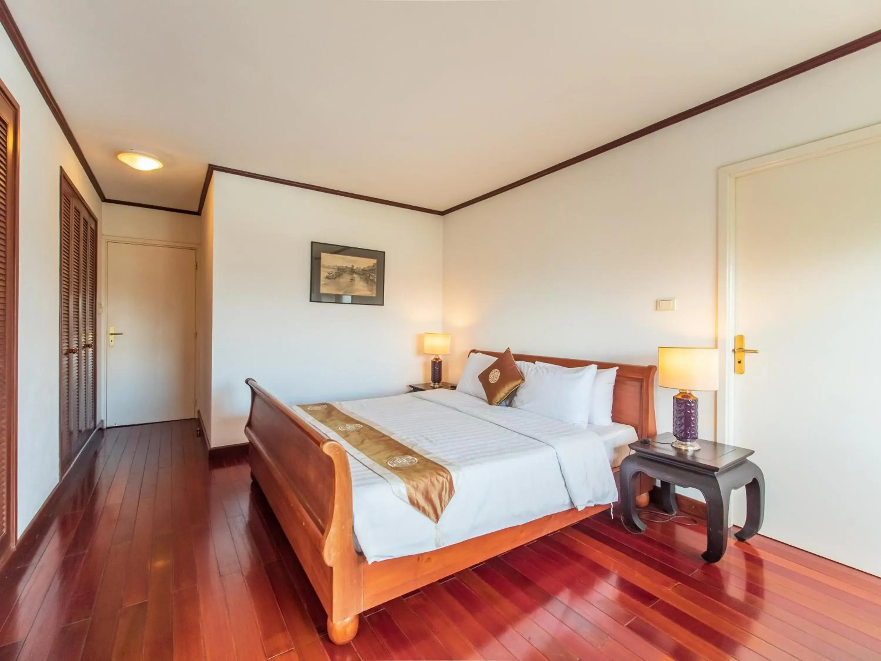 Bed in Saigon Domaine Luxury Residences