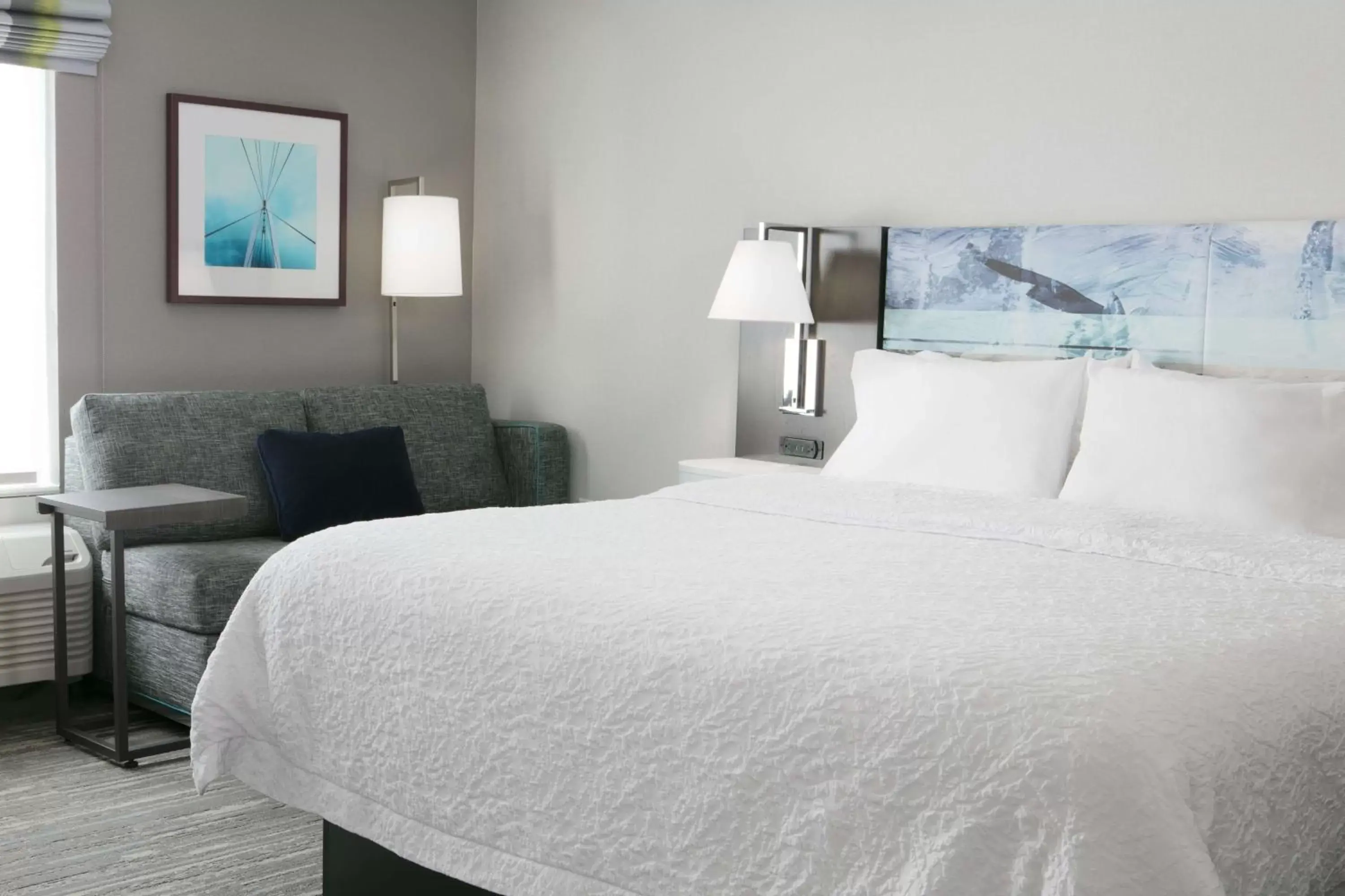 Bed in Hampton Inn By Hilton Wichita Northwest