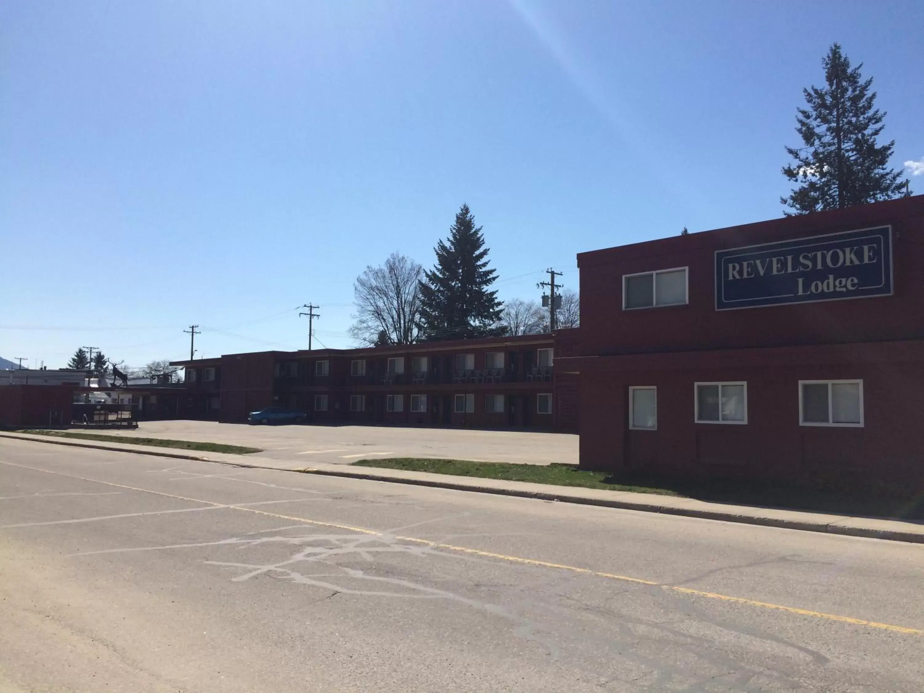 Property Building in Revelstoke Lodge