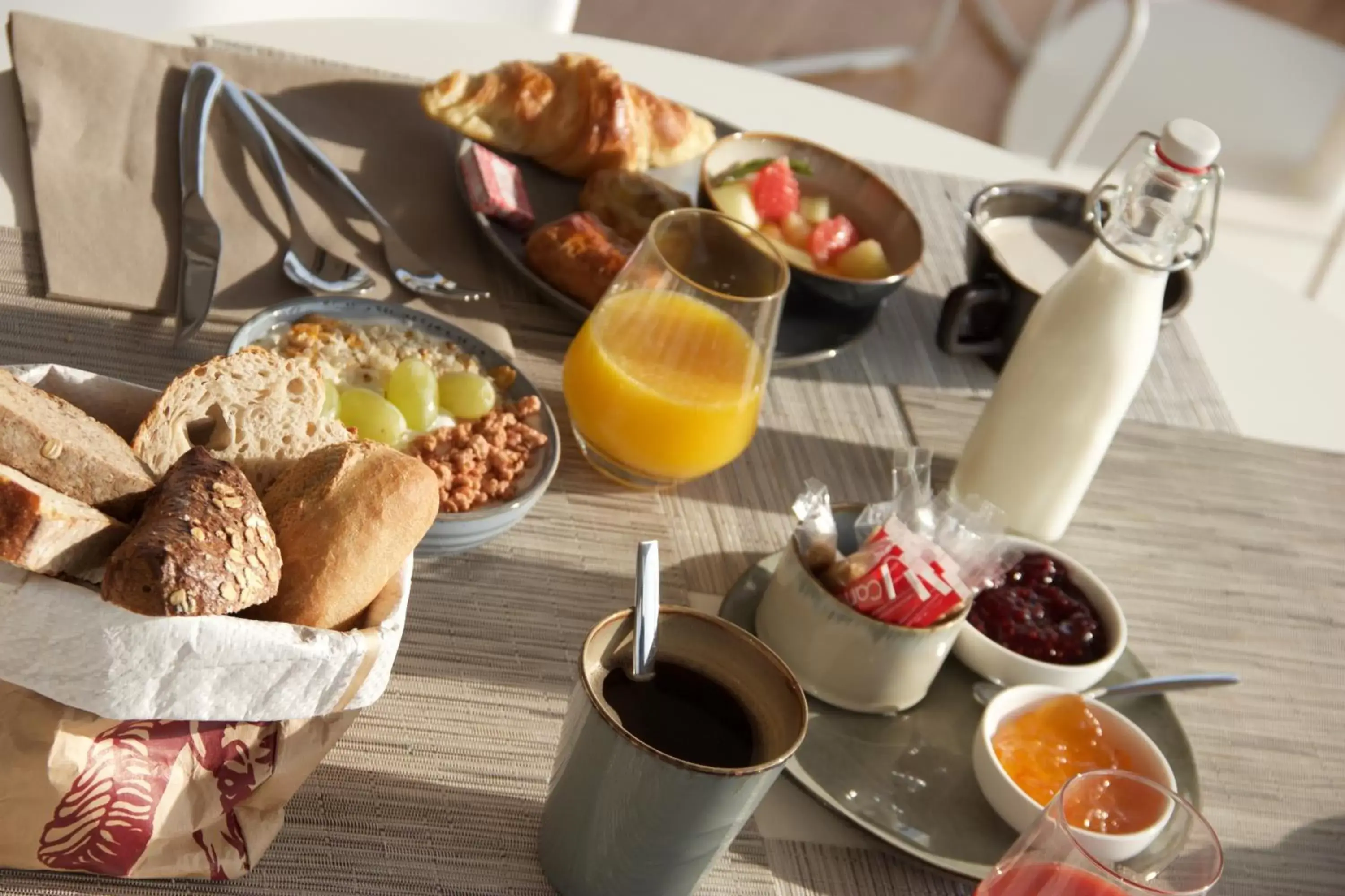 Continental breakfast, Breakfast in Radisson Blu Hotel Bordeaux