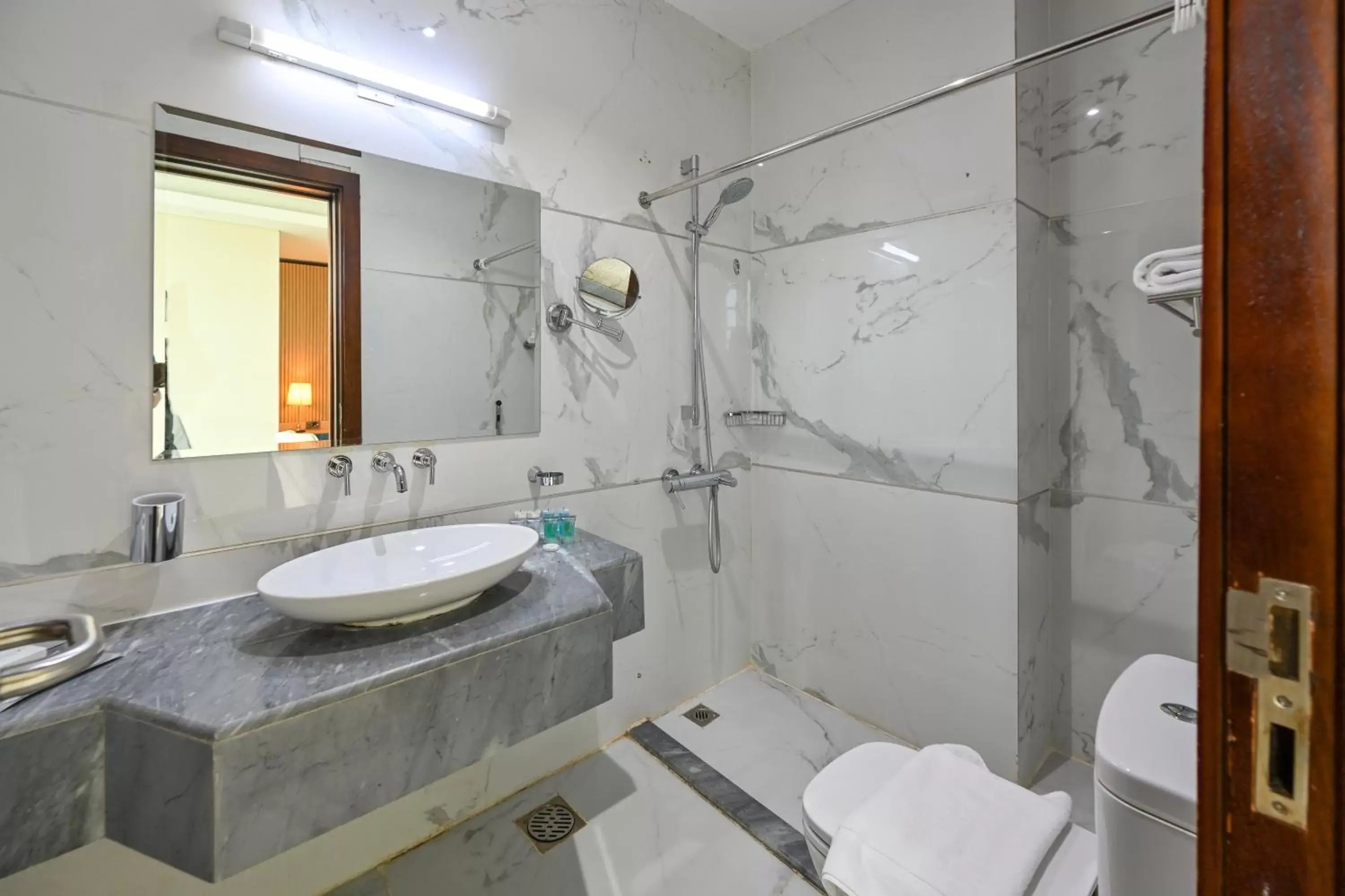 Bathroom in Al Mansour Suites Hotel