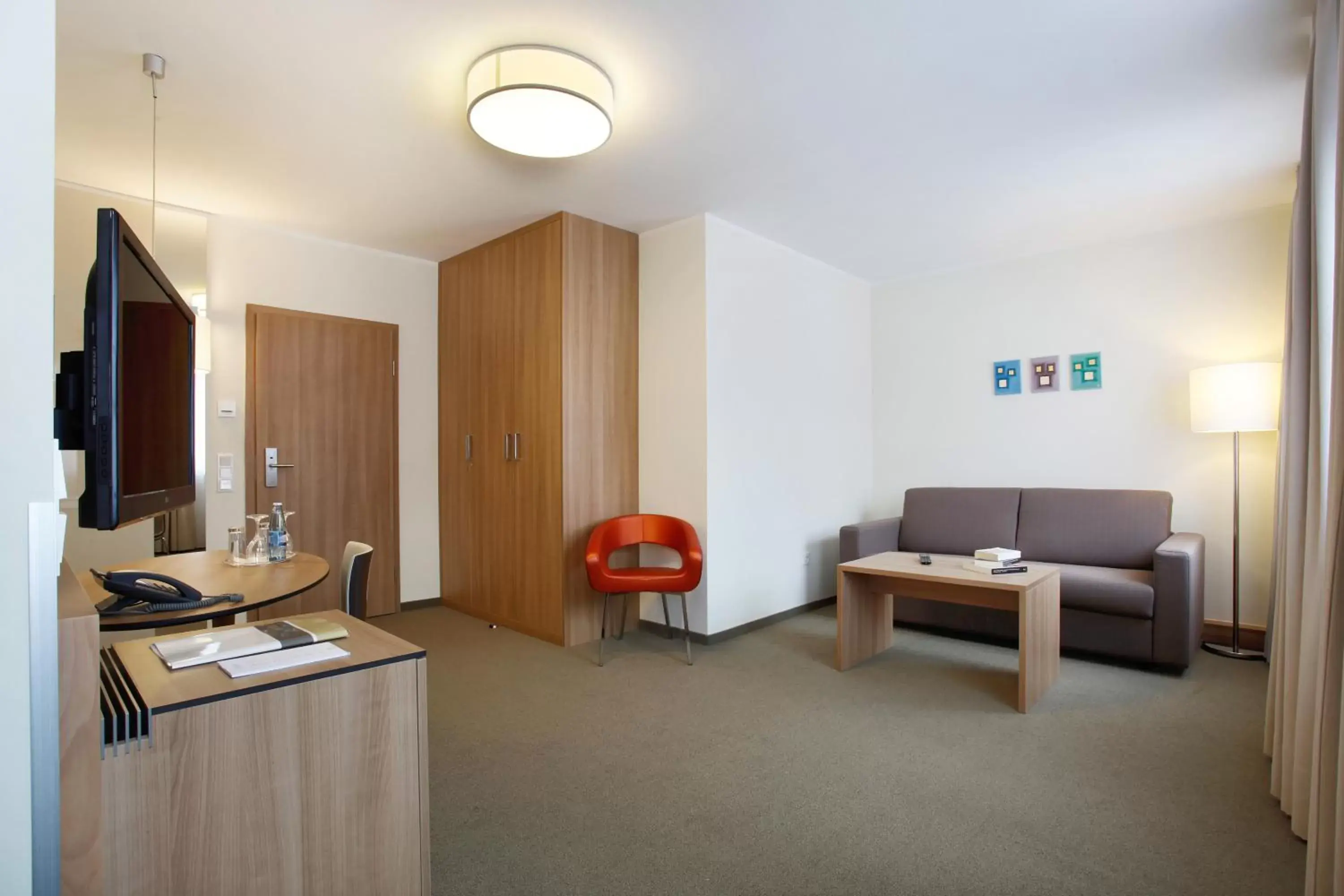 Bed, Seating Area in Hotel am Jakobsmarkt