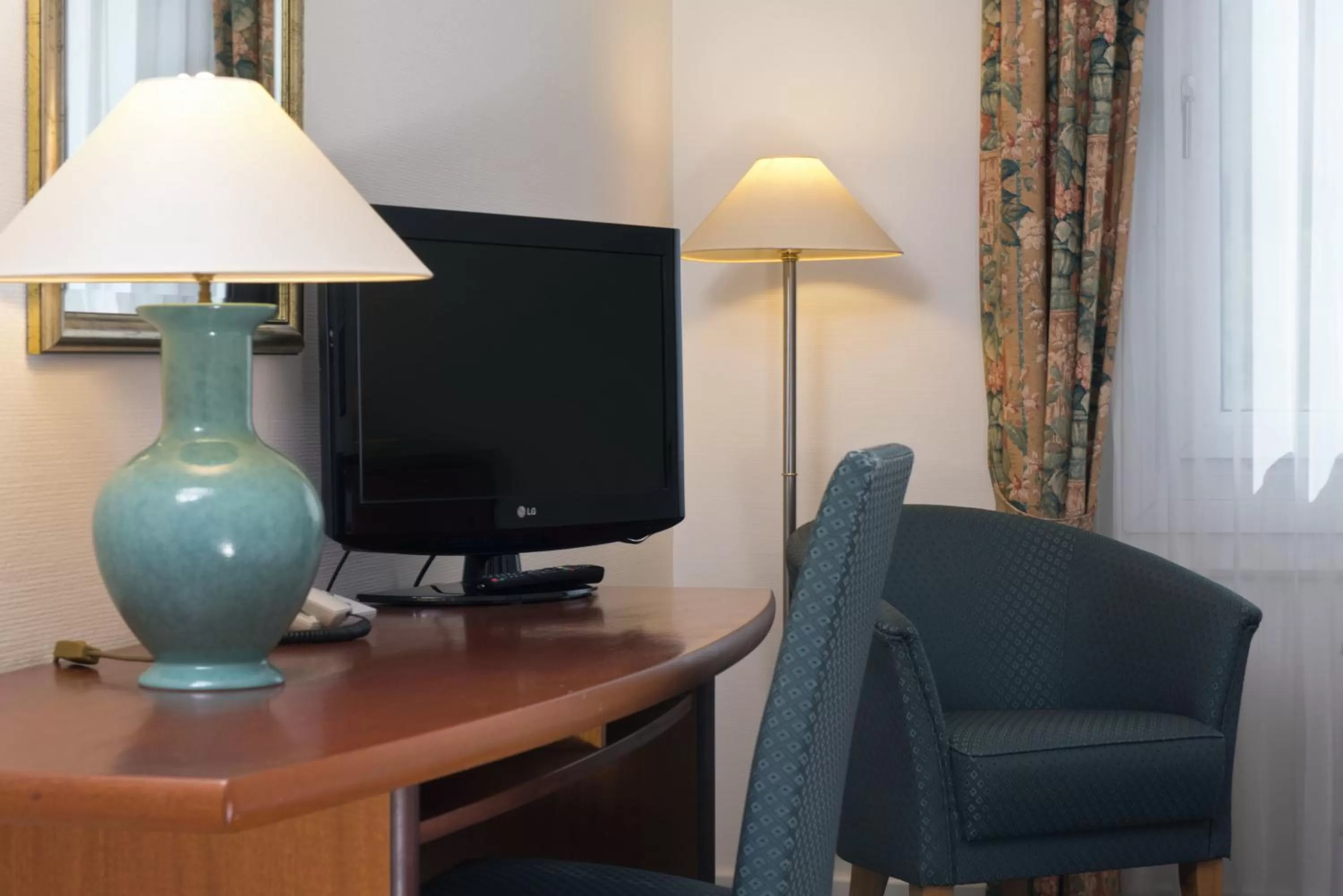 TV and multimedia in Wyndham Garden Hennigsdorf Berlin