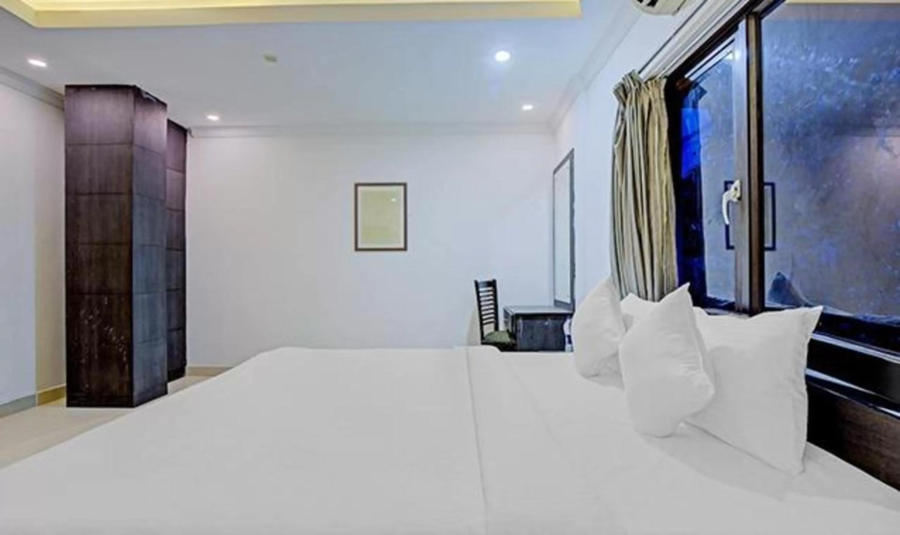 Photo of the whole room, Bed in FabHotel Skyry