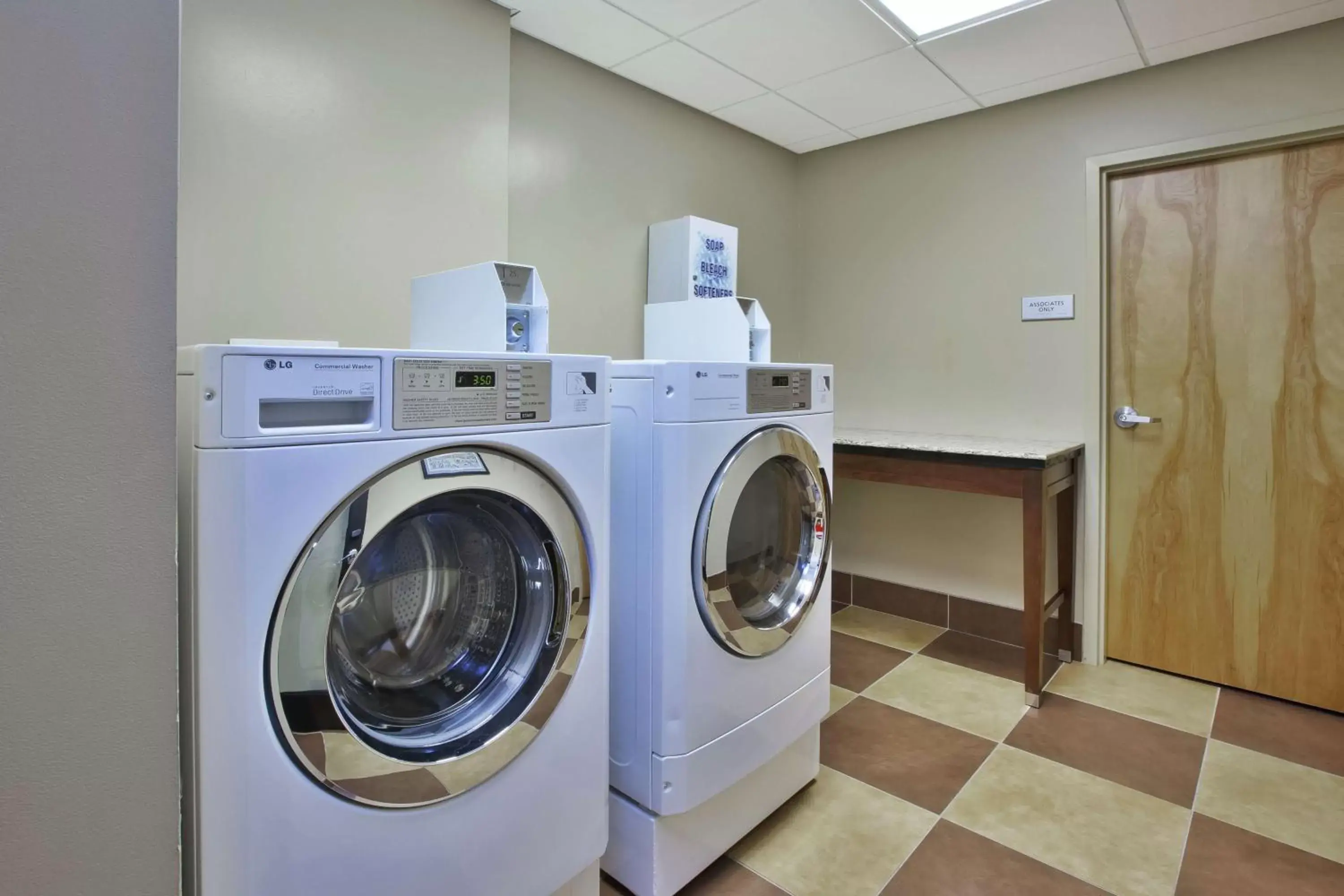 Property building in Hampton Inn Brockport Property building in Hampton Inn Brockport