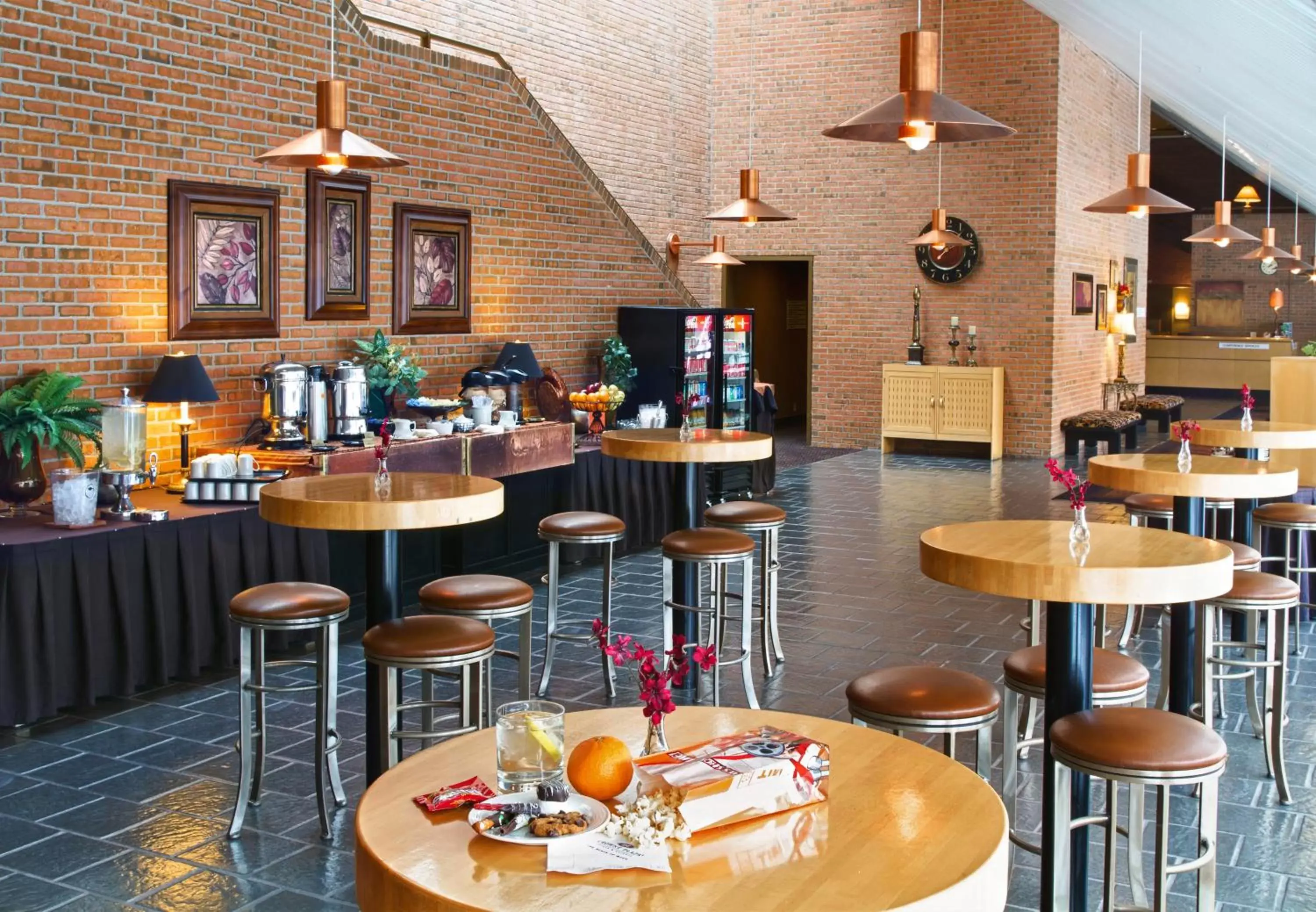 Restaurant/Places to Eat in Crowne Plaza Minneapolis West, an IHG Hotel