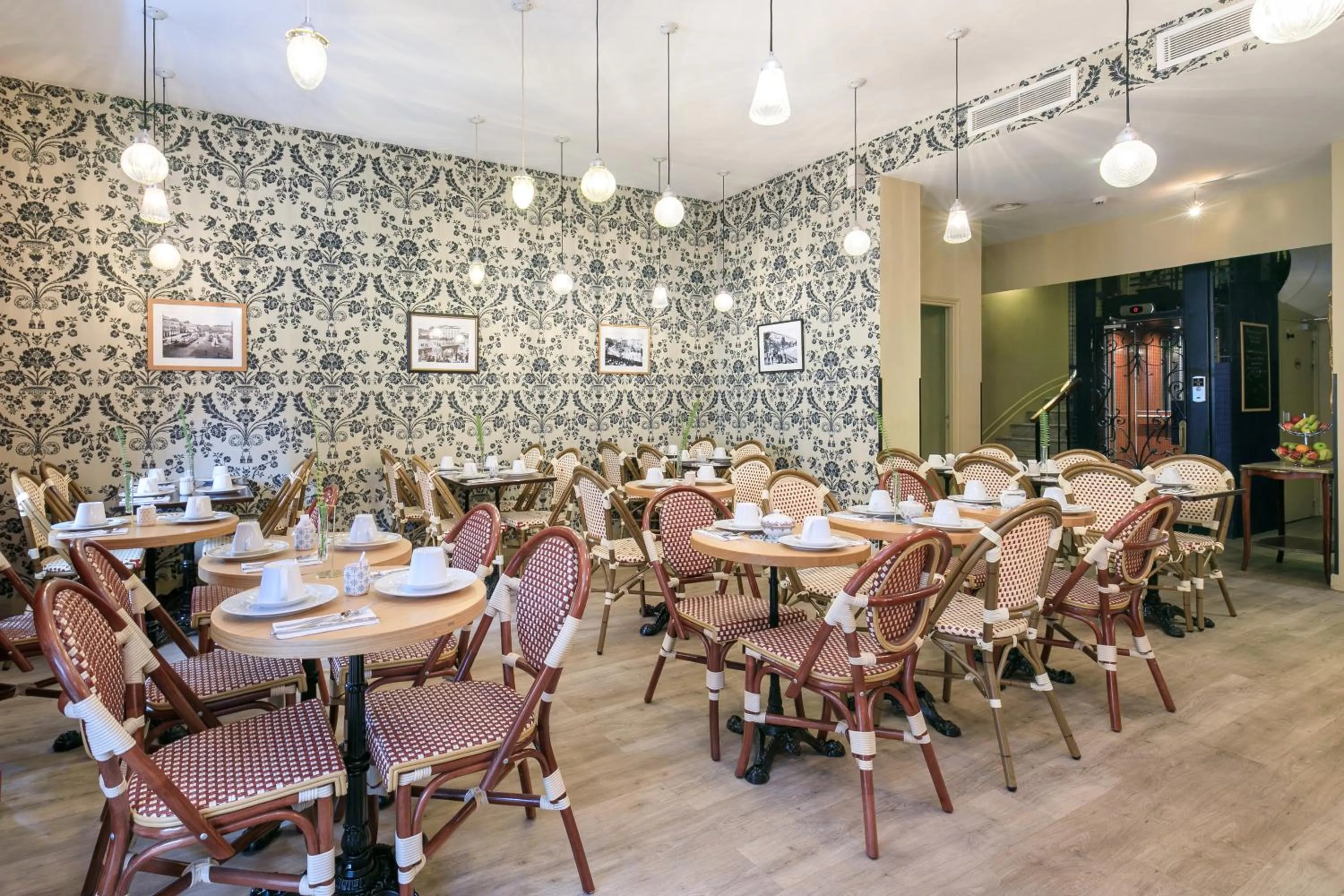 Food and drinks in Hotel Le Grimaldi by Happyculture