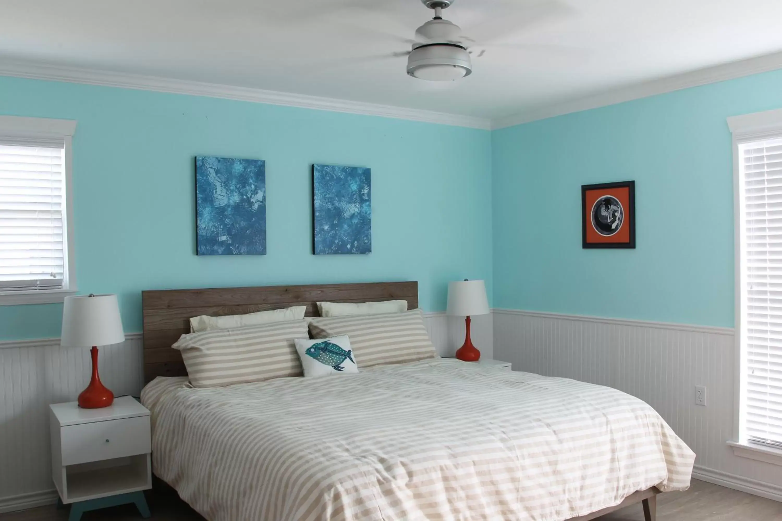 Bed in Executive Keys Condominiums on the Beach