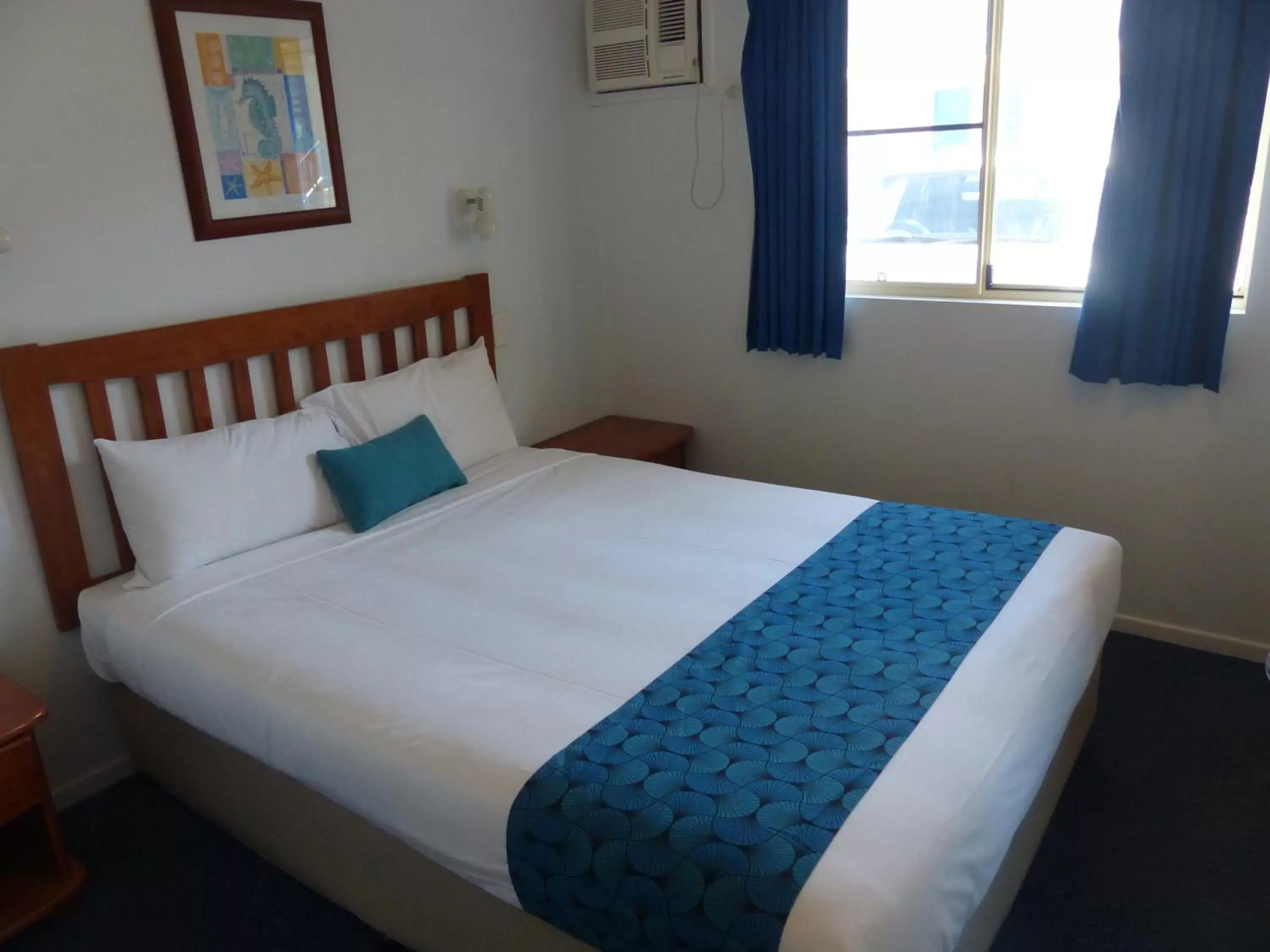 Bedroom, Bed in Mackay Seabreeze Apartments