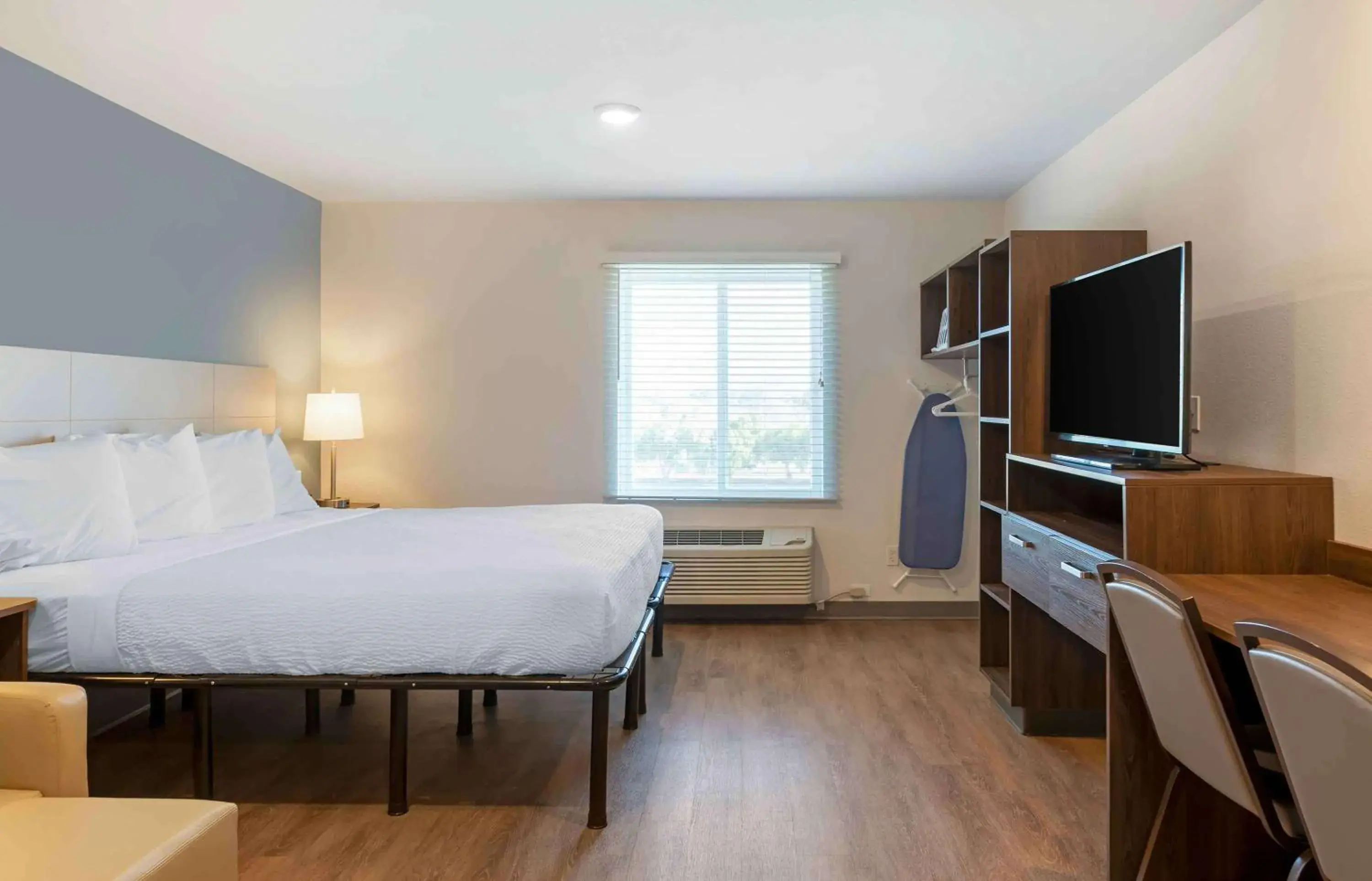 Bedroom, TV/Entertainment Center in Extended Stay America Suites - Portland - East