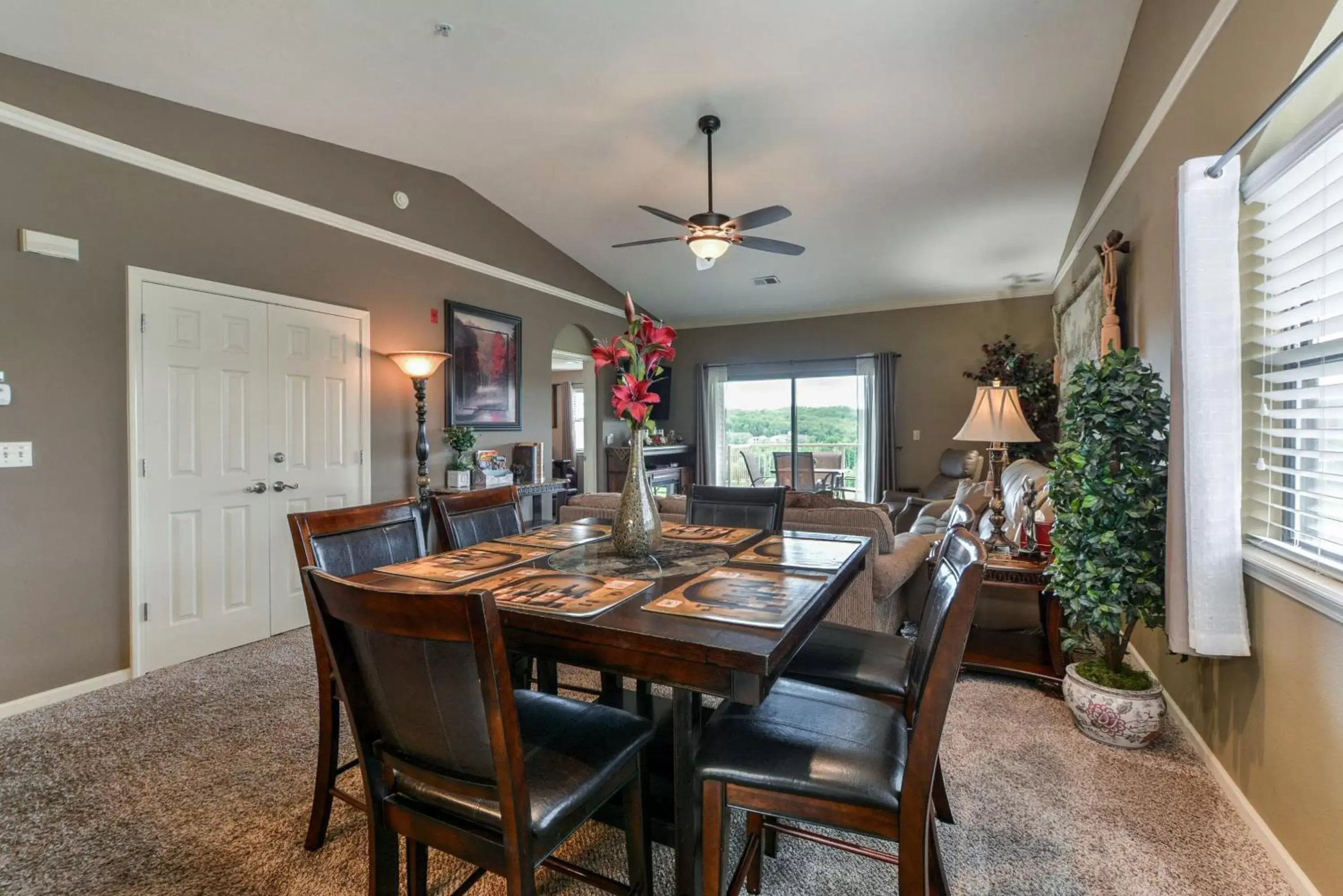 Dining Area in Luxury Condos at Thousand Hills - Branson -Beautifully Remodeled