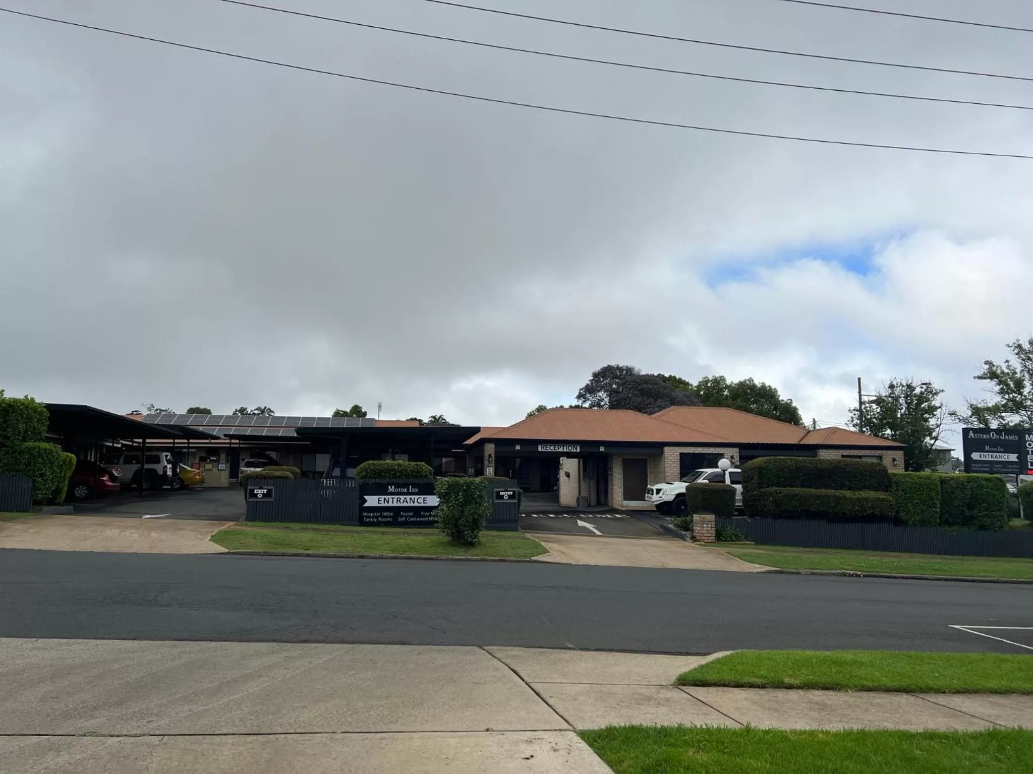 Asters On James Motor Inn