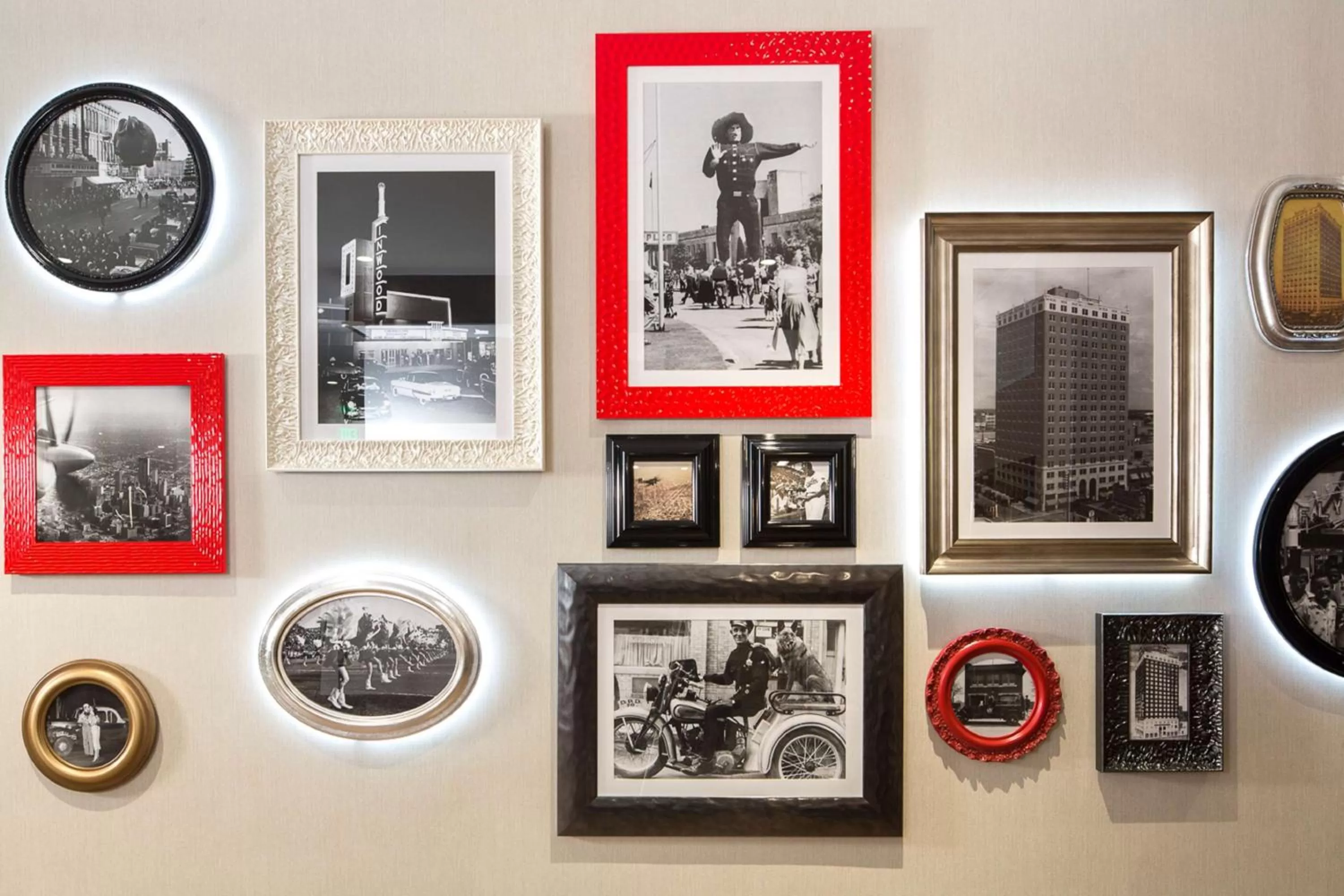 Lobby or reception in Hampton Inn & Suites Dallas Downtown