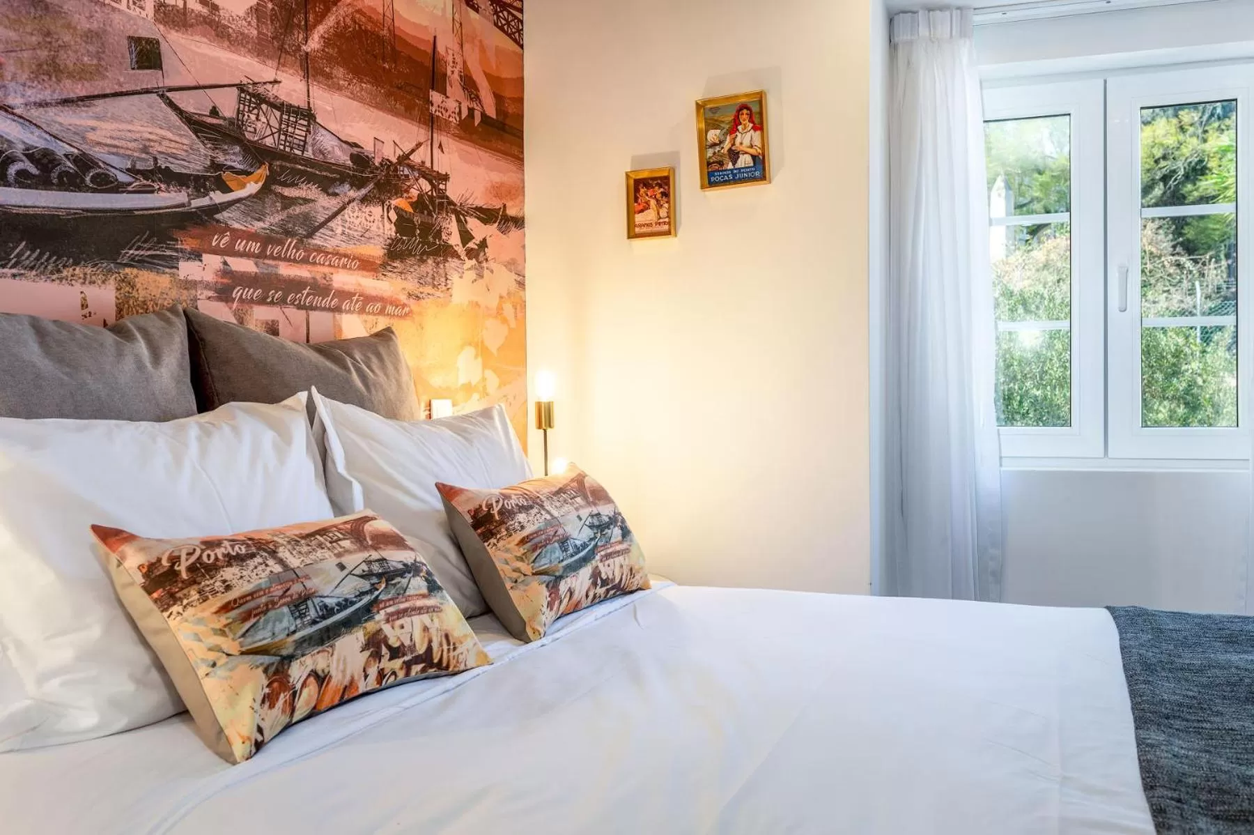 Bed in Lisbon Wine House - Rooms & Suites