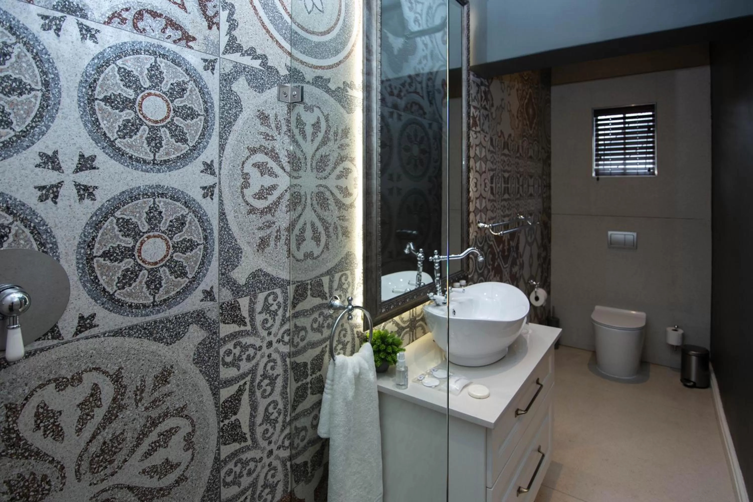 Shower in Milner House Kimberley