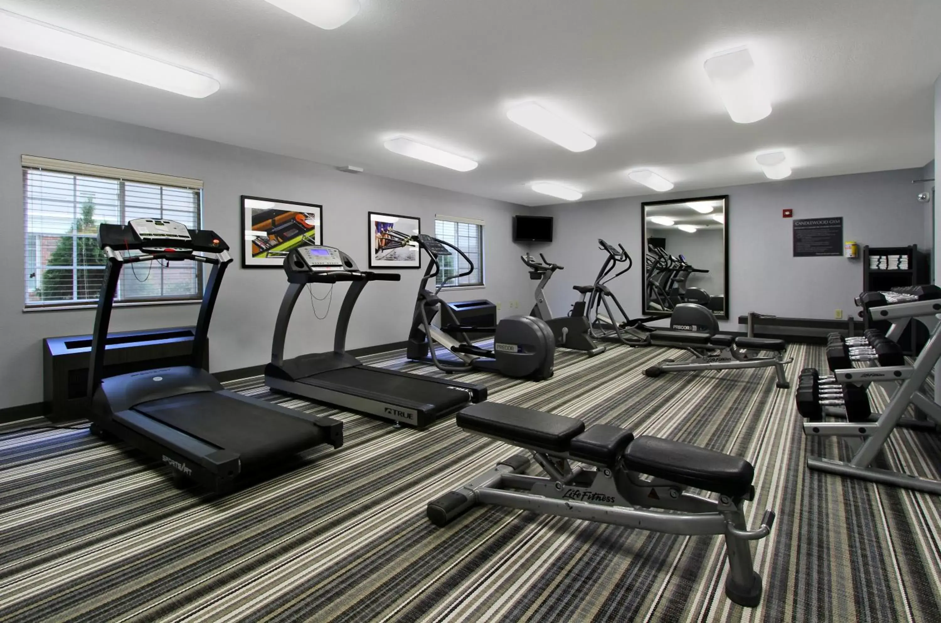 Spa and wellness centre/facilities, Fitness Center/Facilities in Candlewood Suites Rogers-Bentonville, an IHG Hotel